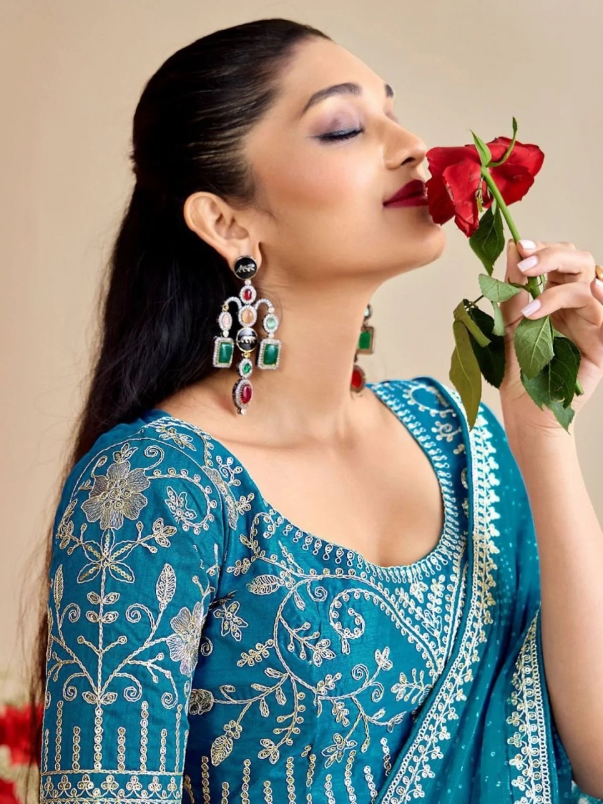 Odette Sky Blue Chiffon Embellished Saree For Women - Image 3