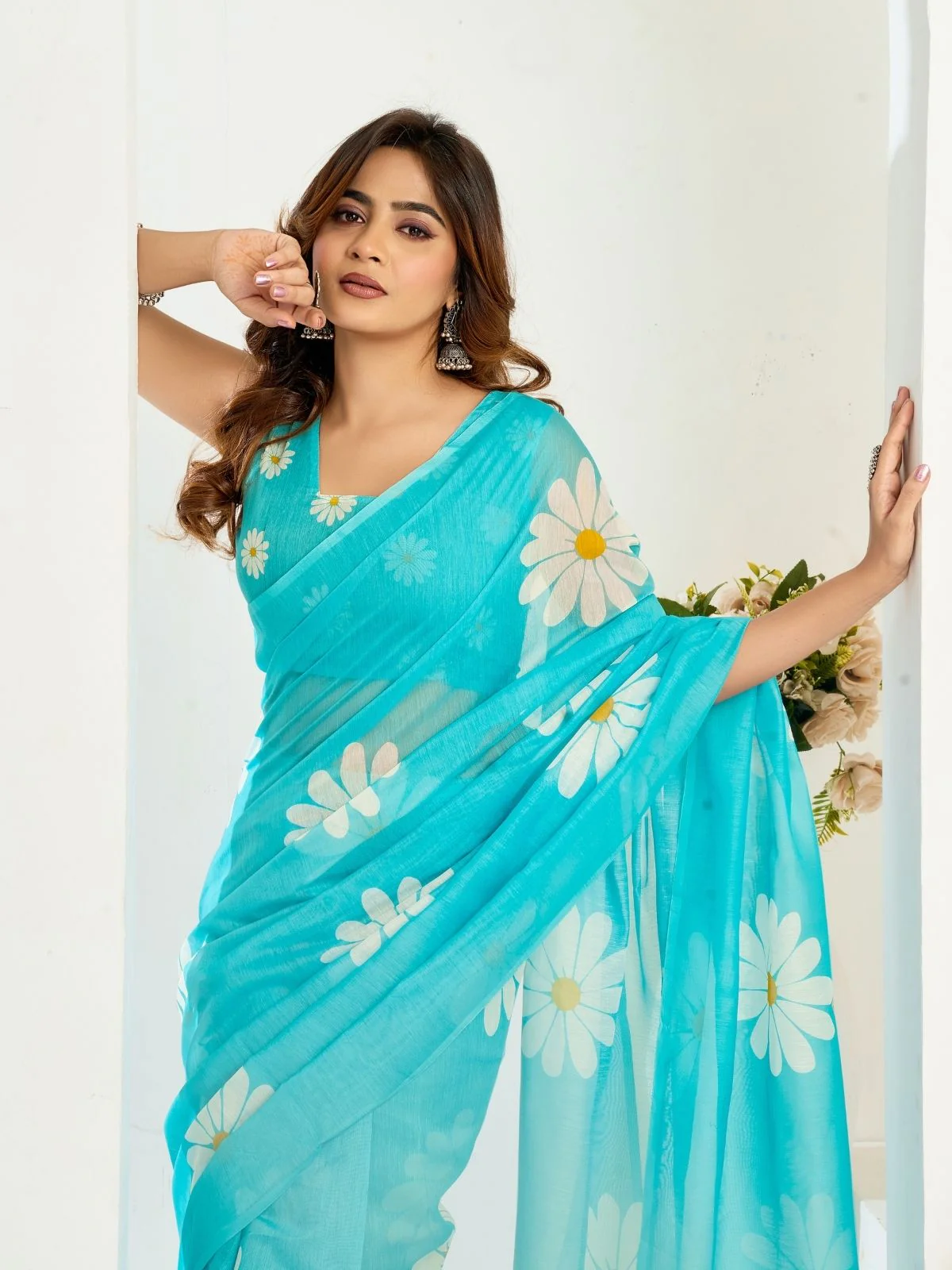 Odette Sky Blue Cotton Linen Zari Work Saree For Women - Image 5