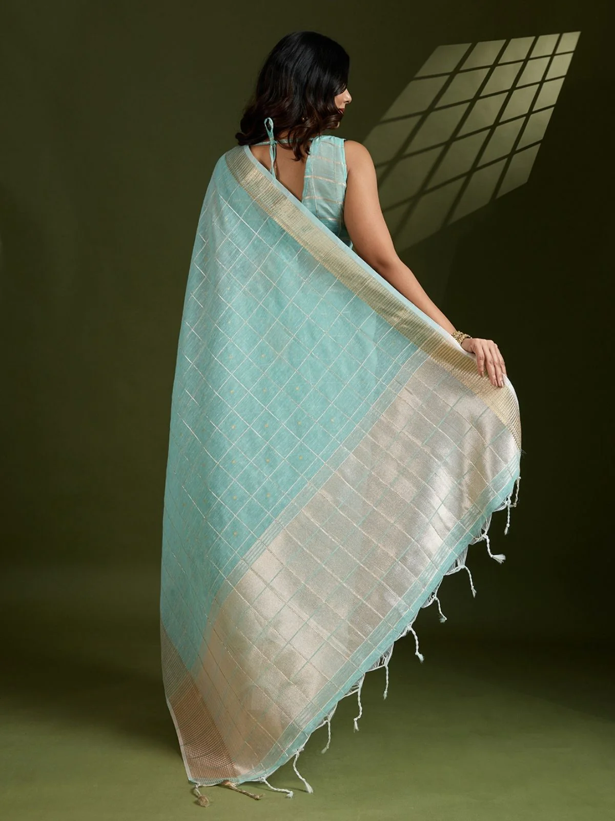 Odette Sky Blue Silk Blend Woven Checked Saree For Women - Image 3