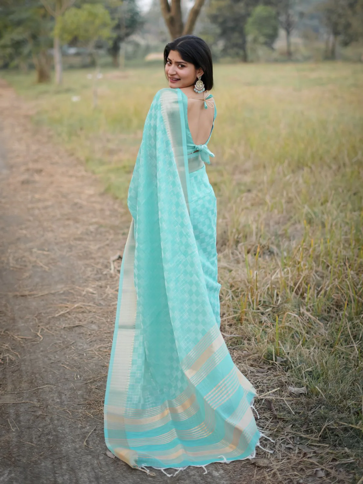 Odette Sky Blue Silk Blend Woven Saree For Women - Image 2