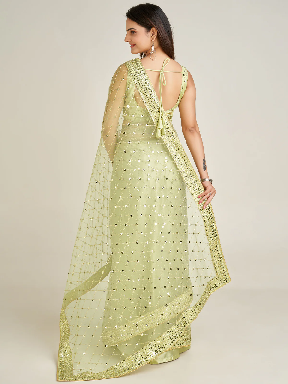 Odette Women Sparkling Green Net Sequins Saree - Image 3