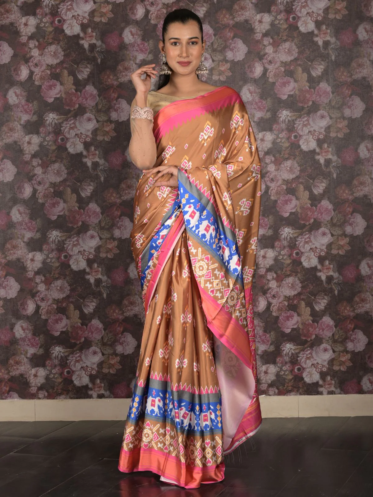Odette Tan Printed Crepe Saree With Unstitched Blouse For Women - Image 2