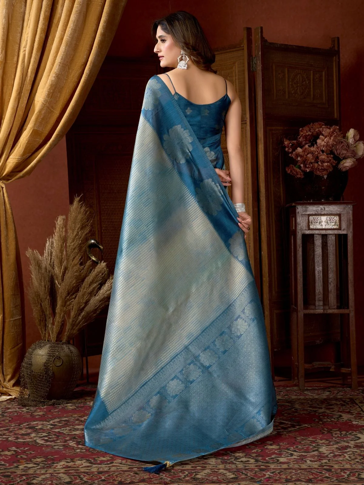 Odette Teal Blue Cotton Blend Printed Saree For Women - Image 4