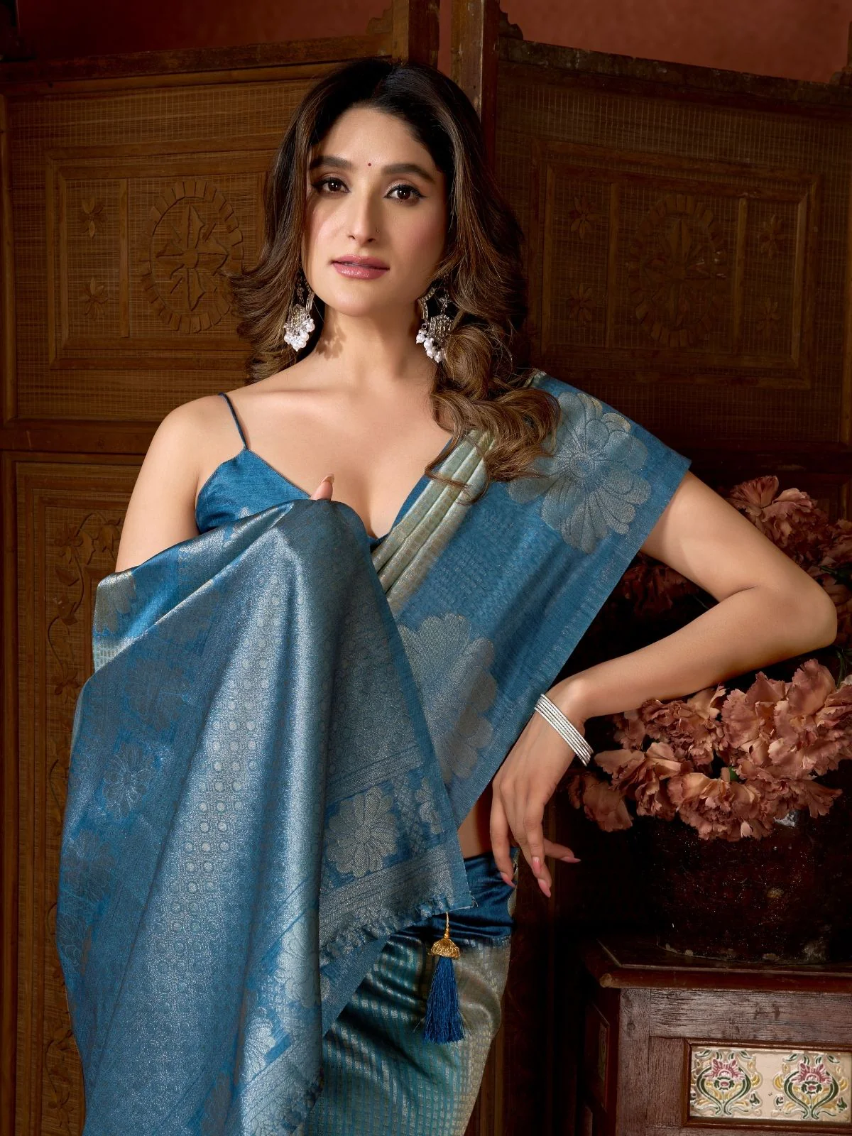 Odette Teal Blue Cotton Blend Printed Saree For Women - Image 5