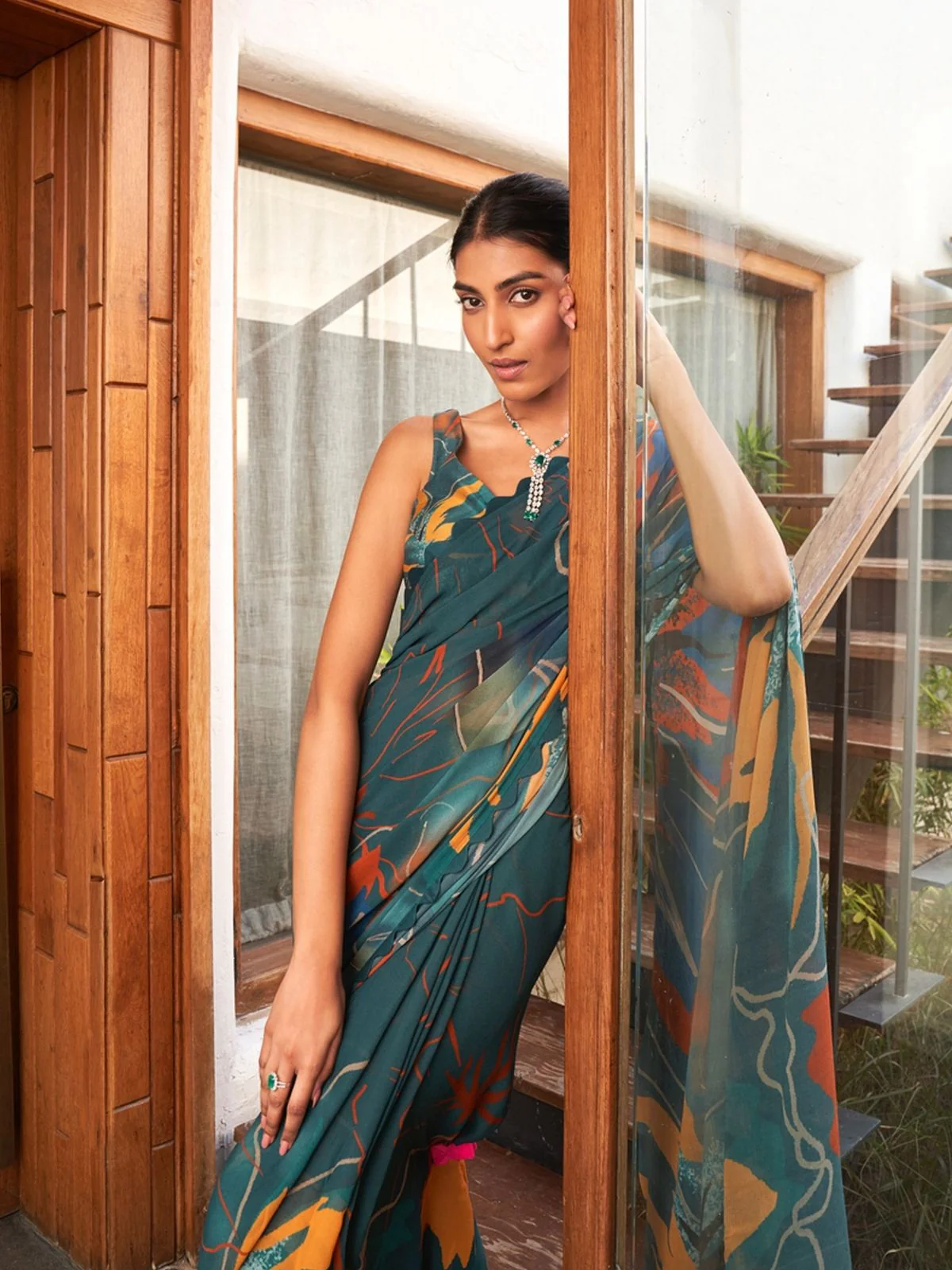 Odette Teal Blue Georgette Printed Saree With Unstitched Blouse For Women - Image 4