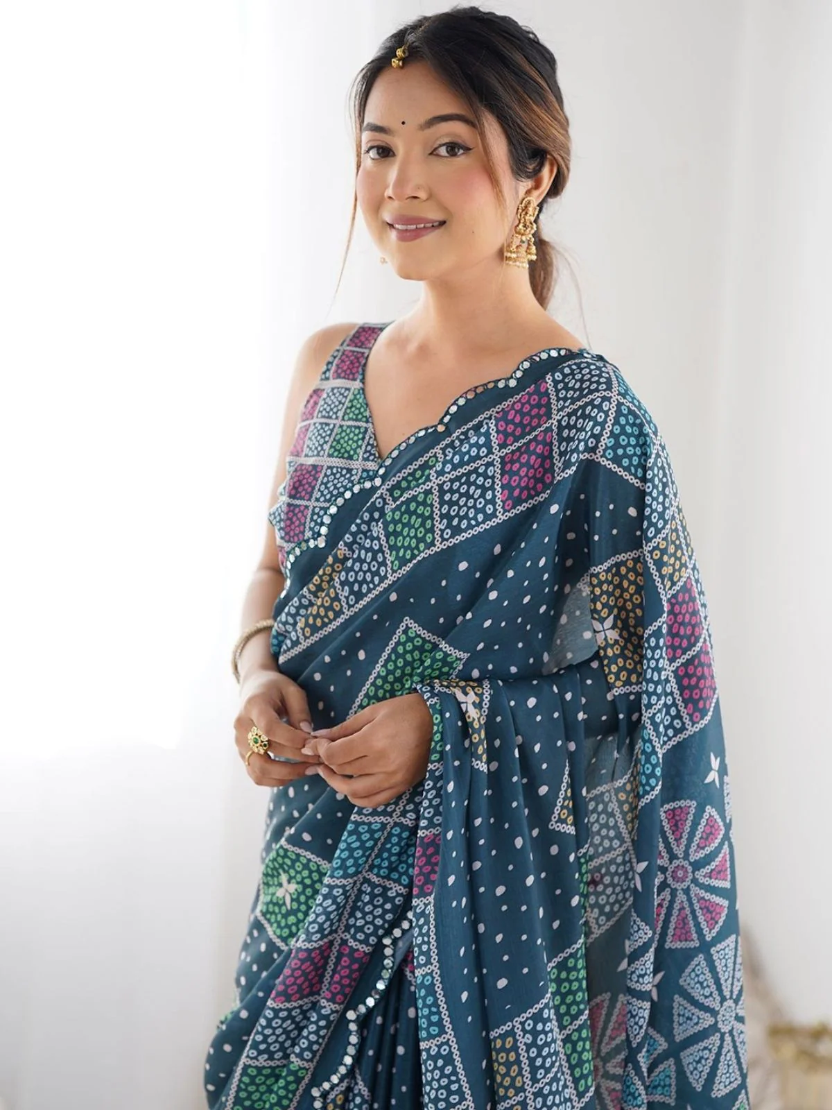 Odette Teal Blue Silk Blend Bandhini Print & Cutwork Saree For Women - Image 4