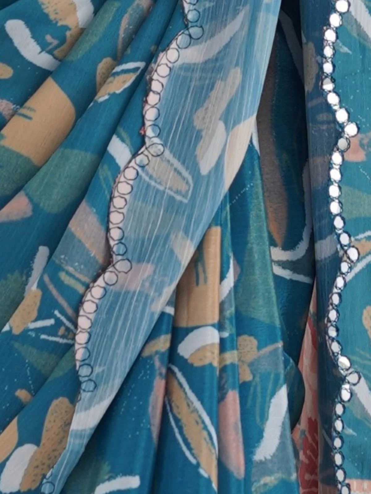 Odette Teal Chinon Printed Saree With Unstitched Blouse For Women - Image 6