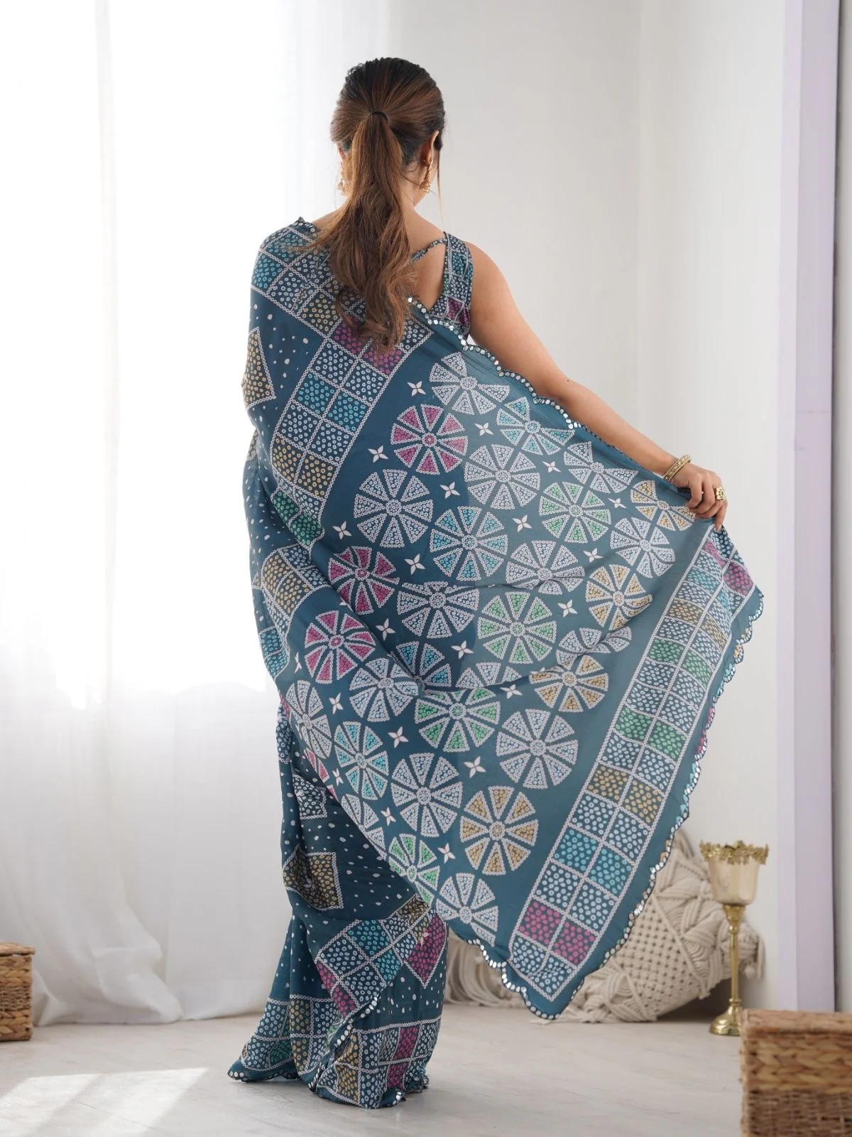 Odette Teal Chinon Printed Saree With Unstitched Blouse For Women - Image 5