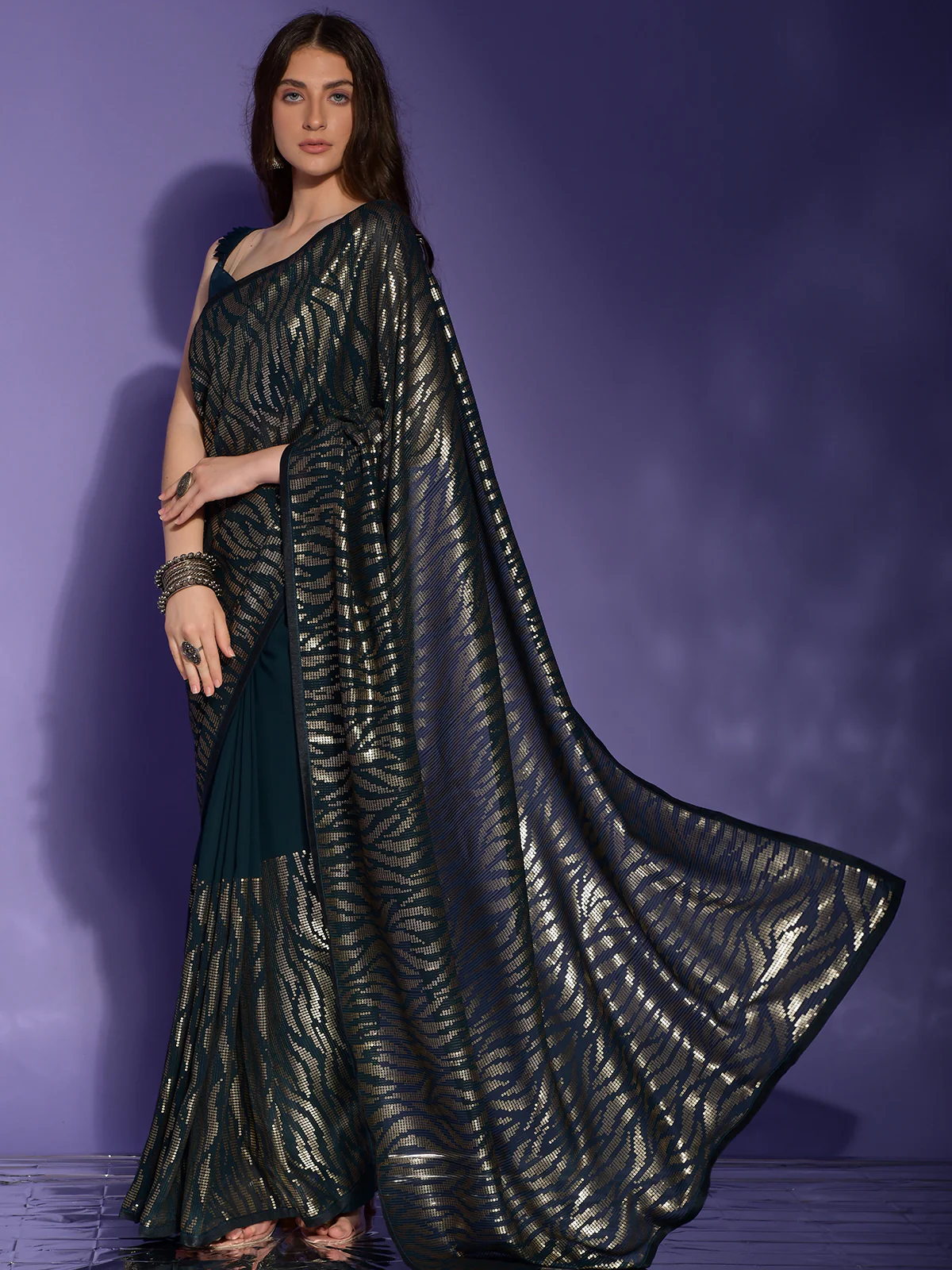 Odette Teal Embellished Georgette Saree With Unstitched Blouse For Women - Image 3