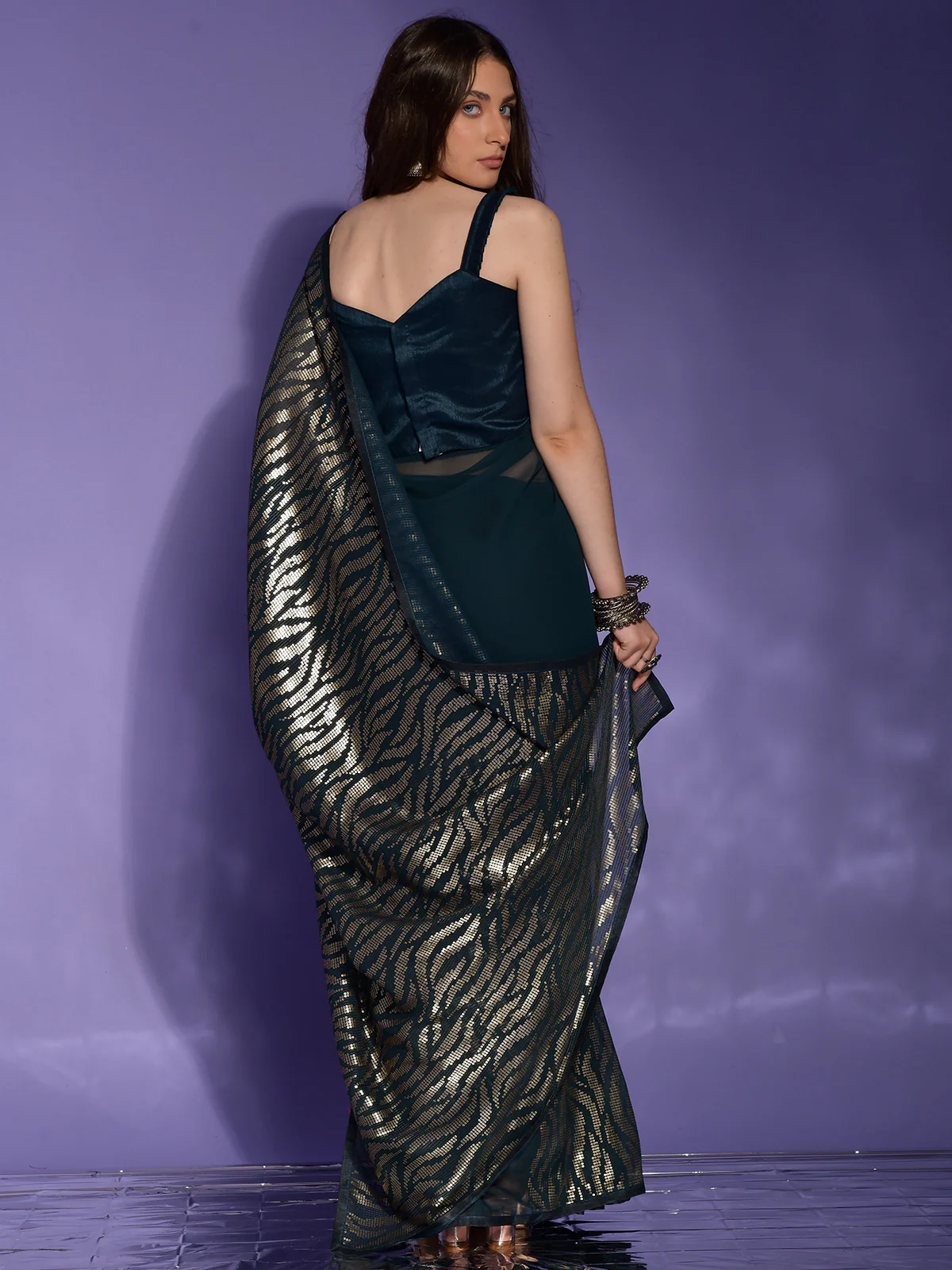 Odette Teal Embellished Georgette Saree With Unstitched Blouse For Women - Image 4
