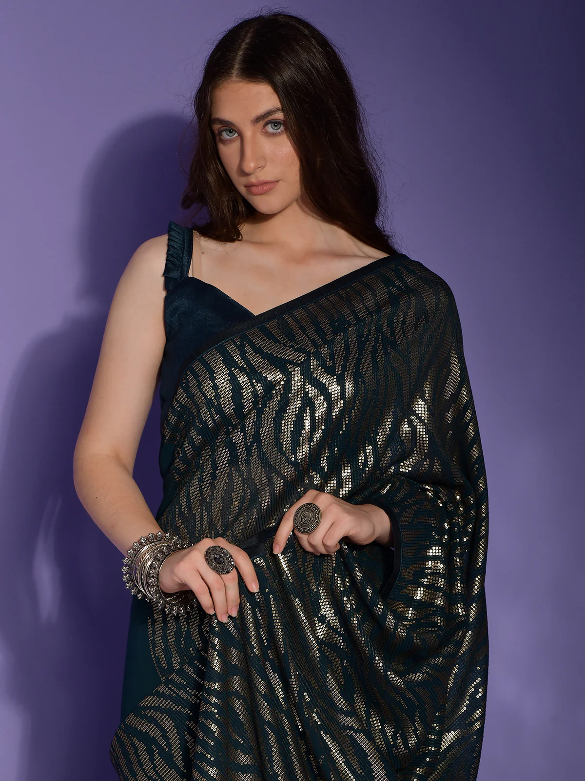 Odette Teal Embellished Georgette Saree With Unstitched Blouse For Women - Image 5