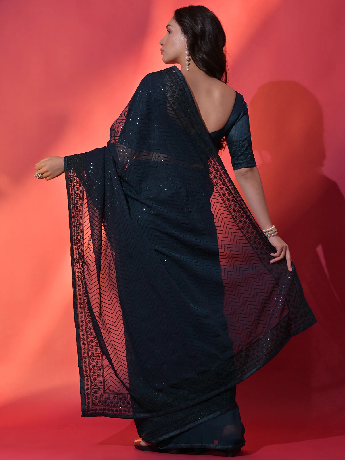 Odette Teal Embellished Georgette Saree With Unstitched Blouse For Women - Image 3
