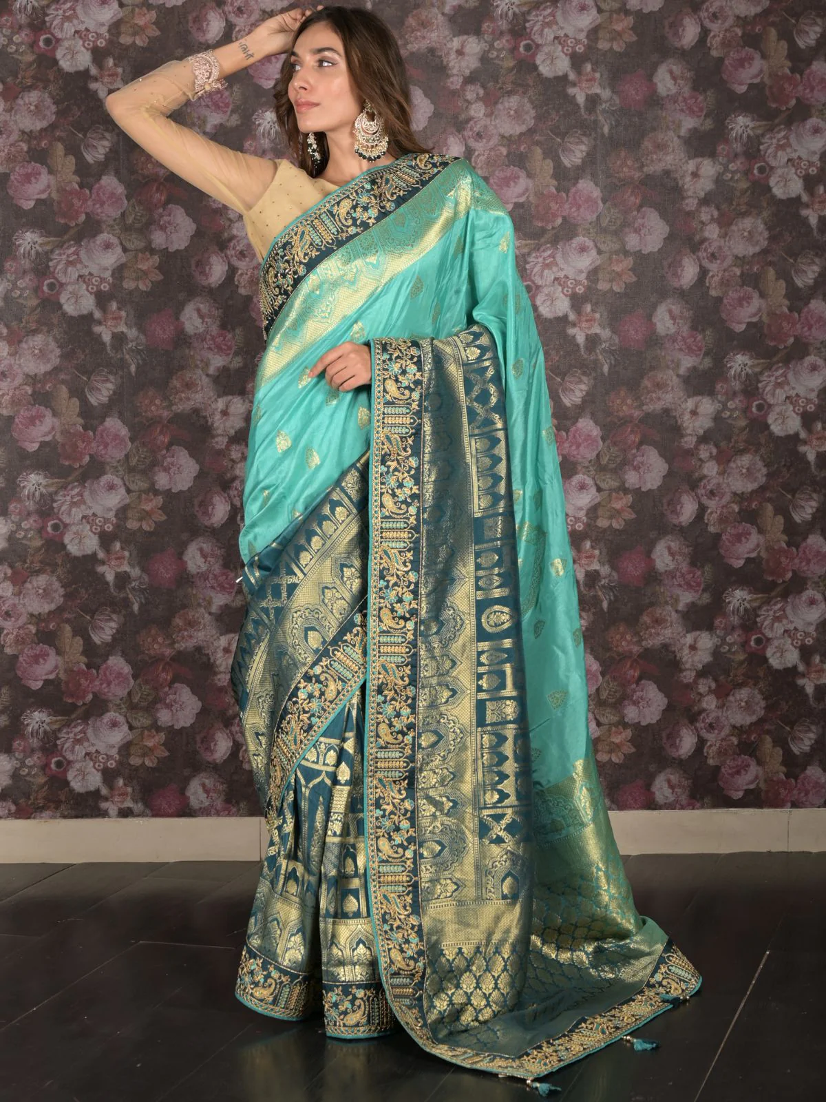 Odette Teal Embroidered Silk Blend Saree with Unstitched Blouse for Women - Image 3