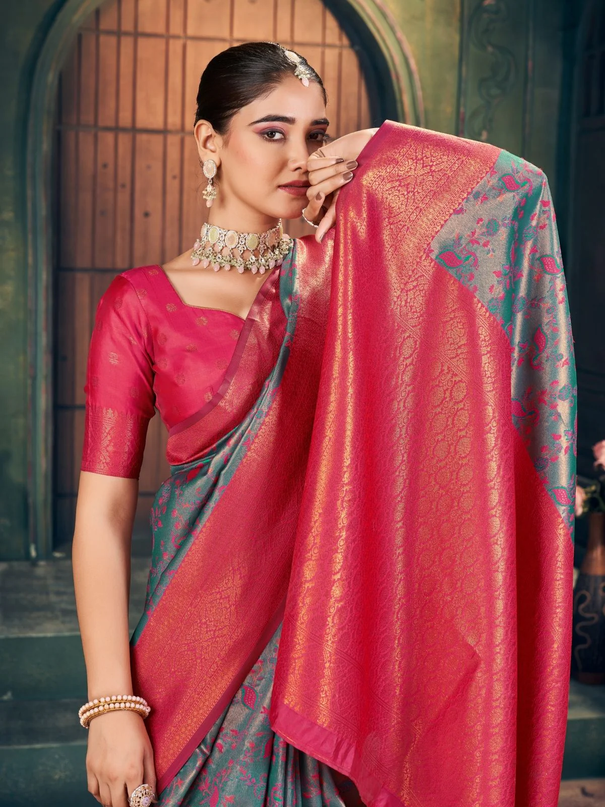 Odette Teal Green Silk Blend Woven Saree For Women - Image 4