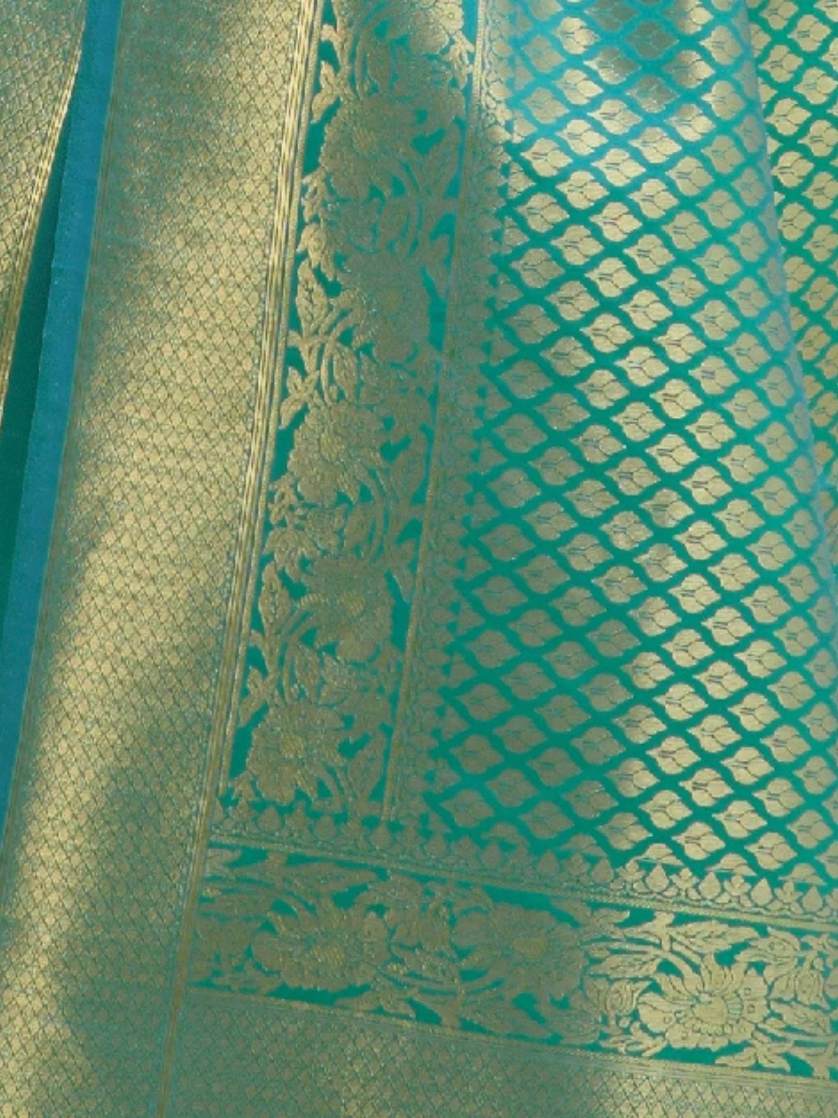 Odette Teal Green Silk Blend Woven Saree With Unstitched Blouse For Women - Image 3