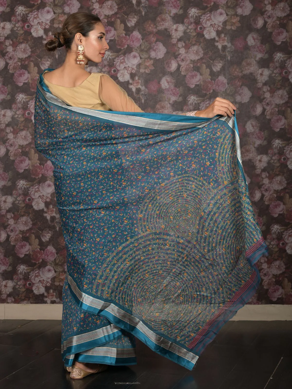 Odette Teal Printed Polyester Saree With Unstitched Blouse For Women - Image 4