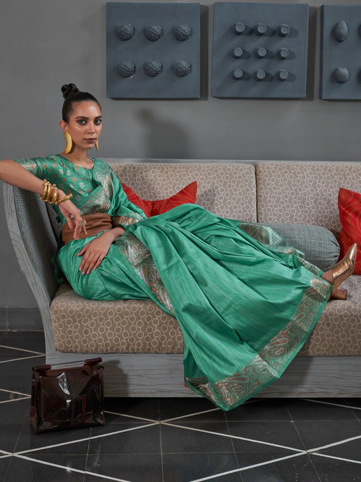 Odette Teal Silk Blend Woven Saree With Unstitched Blouse for Women - Image 2