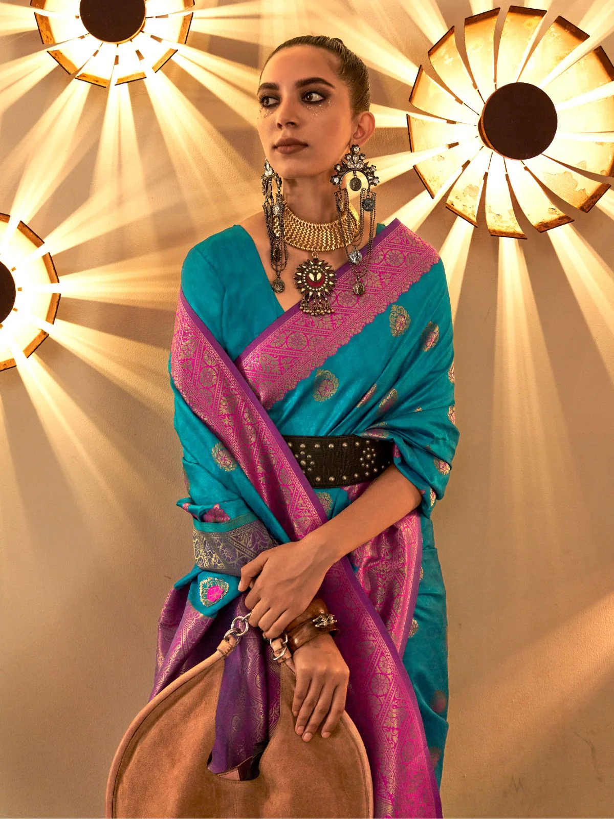 Odette Teal Silk Blend Woven Saree With Unstitched Blouse For Women - Image 2