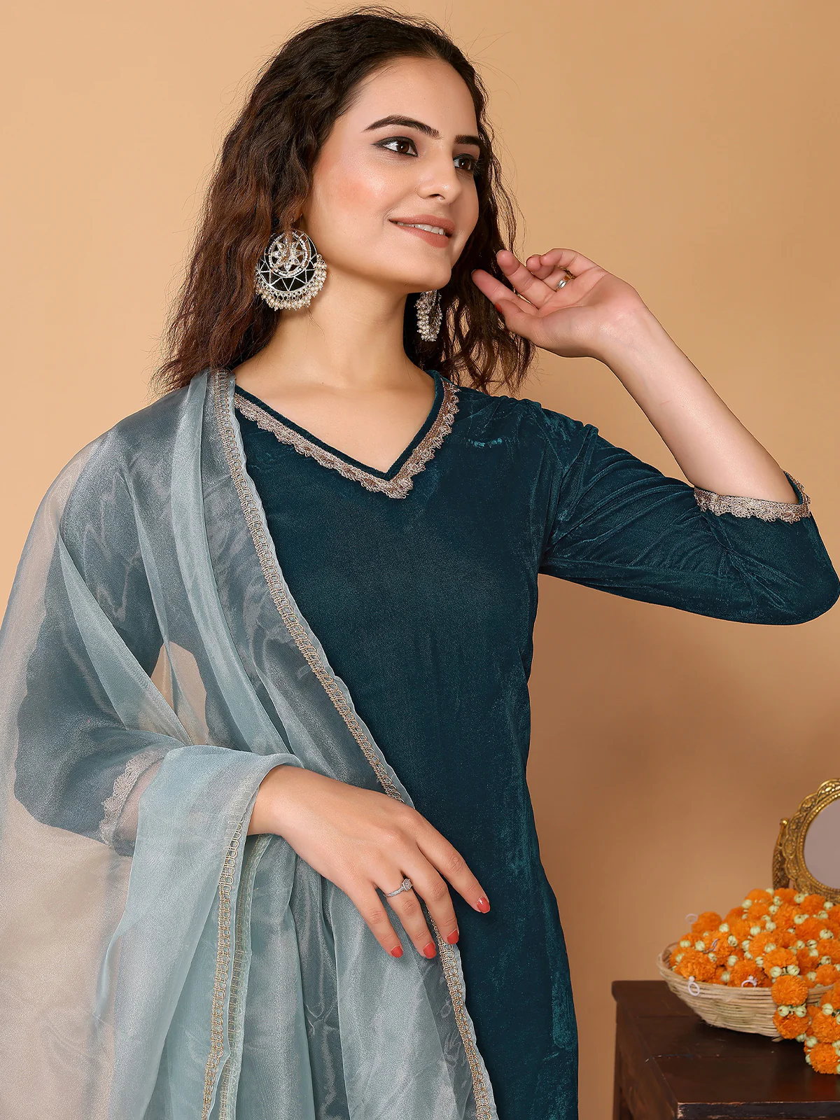 Odette Teal Velvet Solid Stitched Kurta Set For Women - Image 4