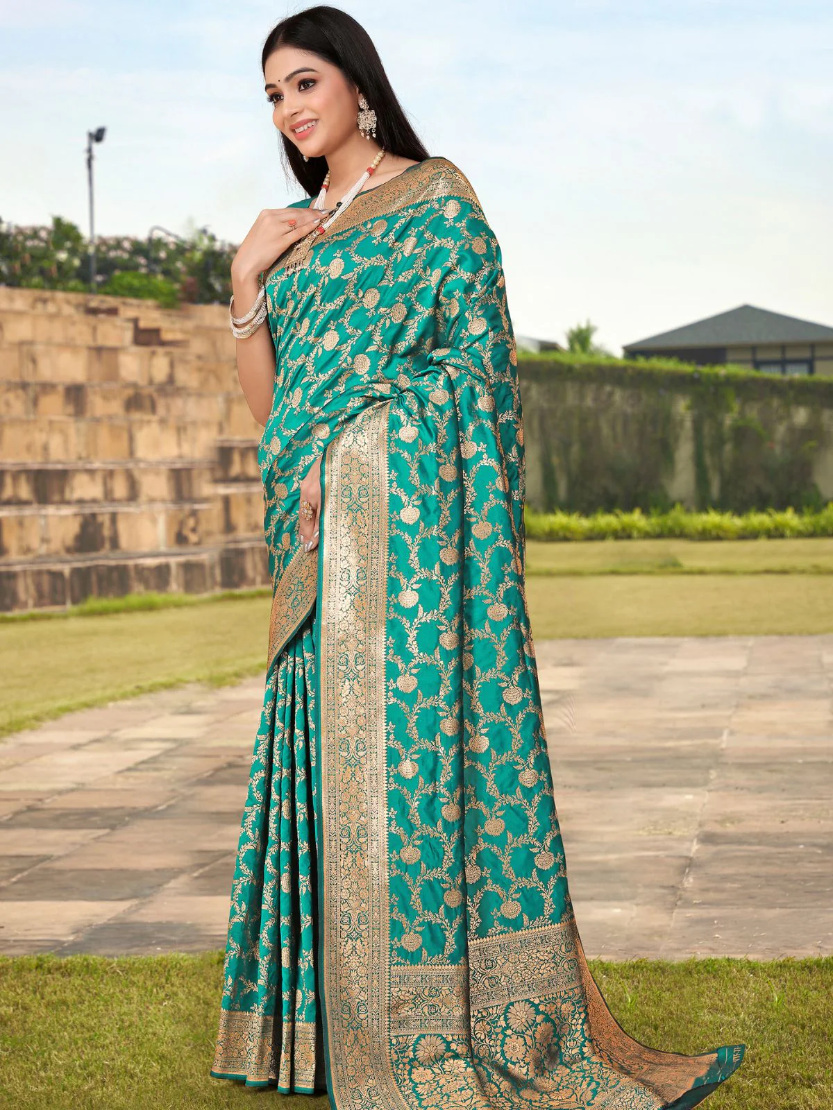 Odette Teal Woven Banarasi Silk Saree With Unstitched Blouse For Women - Image 2