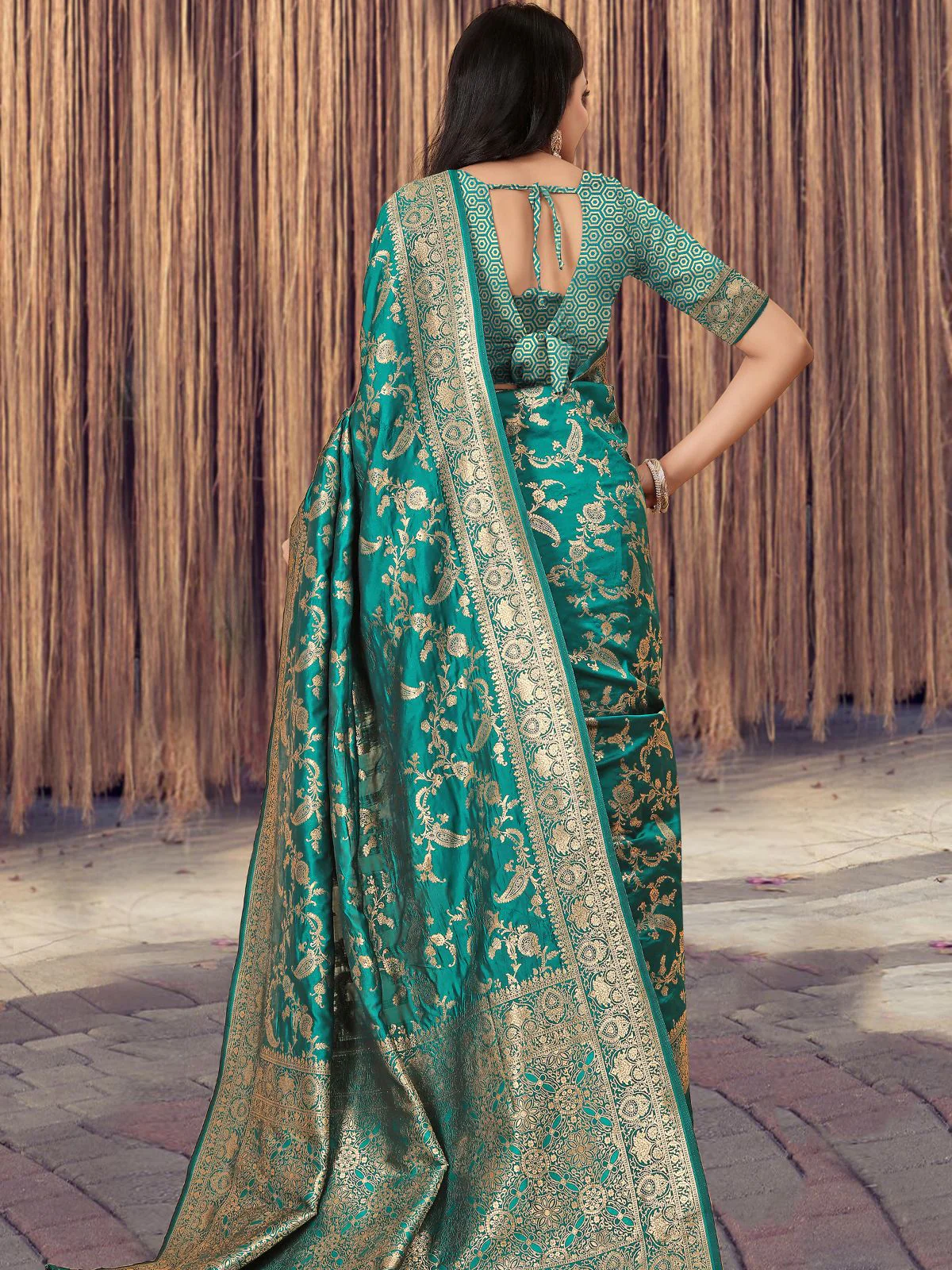 Odette Teal Woven Banarasi Silk Saree With unstitched Blouse For Women - Image 5