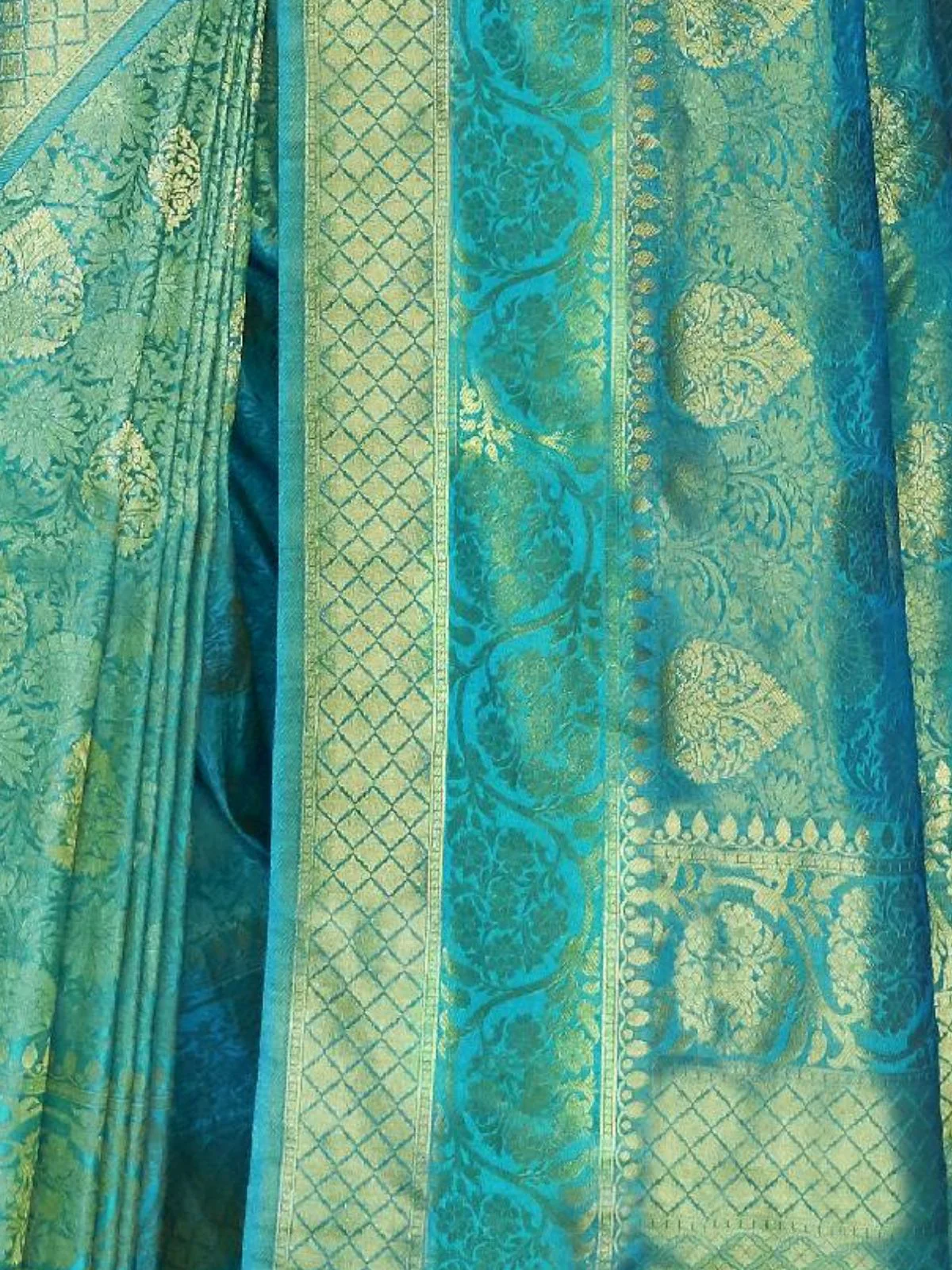 Odette Teal Woven Design Silk Blend Saree With Unstitched Blouse For Women - Image 3