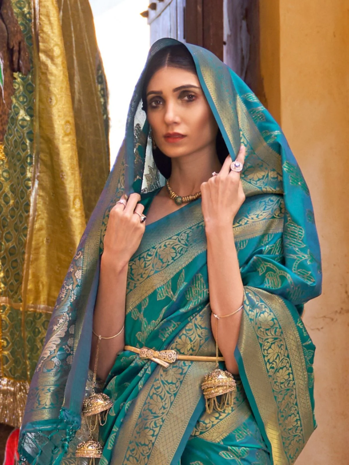 Odette Teal Woven Design Silk Blend Saree With Unstitched Blouse For Women - Image 3