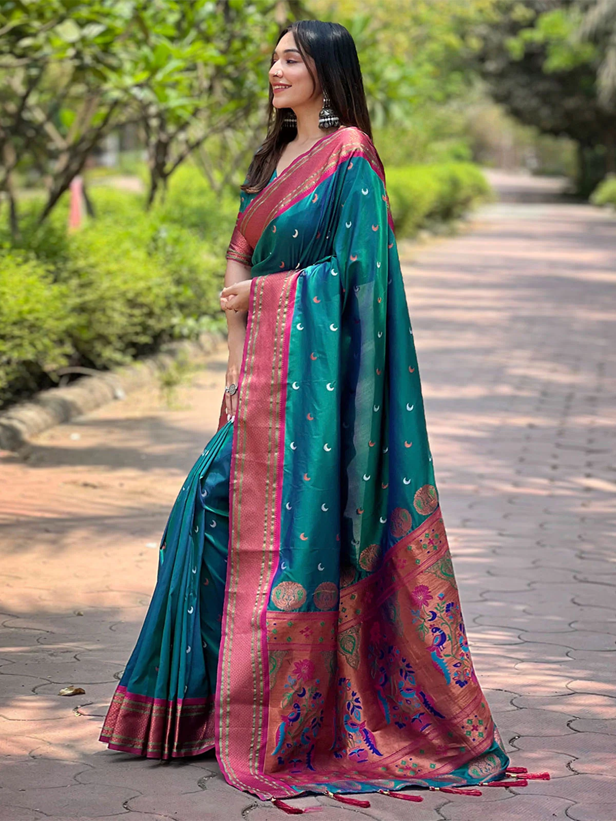 Odette Teal Woven Design Silk Blend Saree With Unstitched Blouse For Women - Image 2