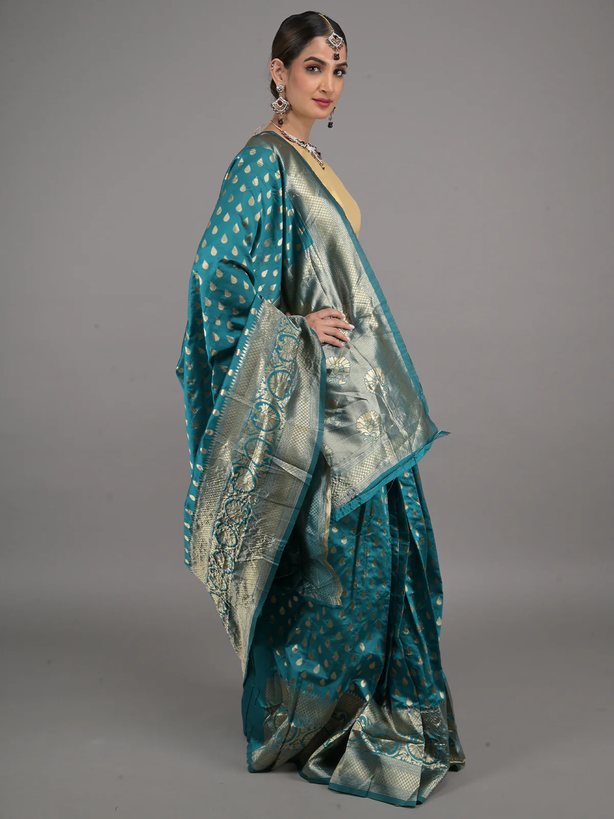 Odette Teal Woven Silk Blend Saree with Unstitched Blouse for Women - Image 2