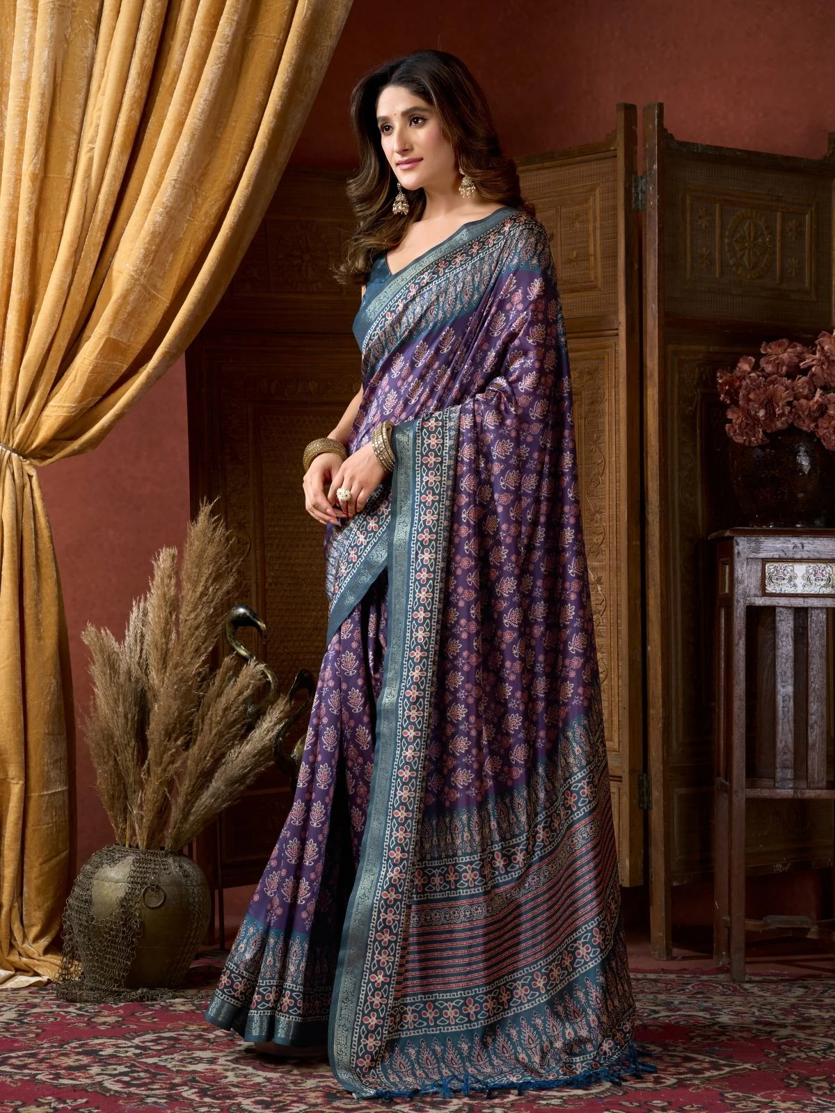 Odette Violet Silk Blend Printed Saree For Women - Image 2