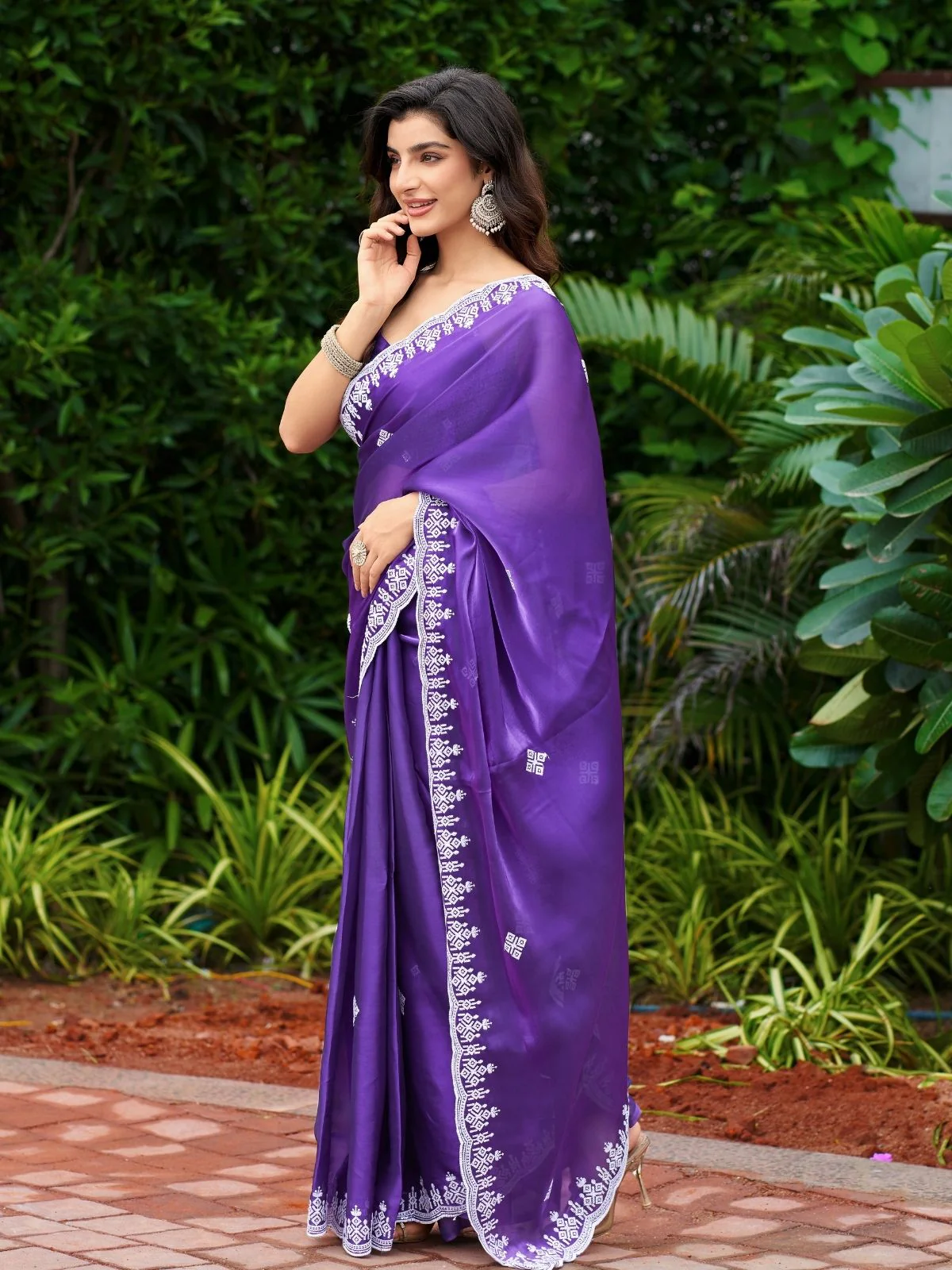 Odette Voilet Chiffon Embroidered Saree For Women - Image 2