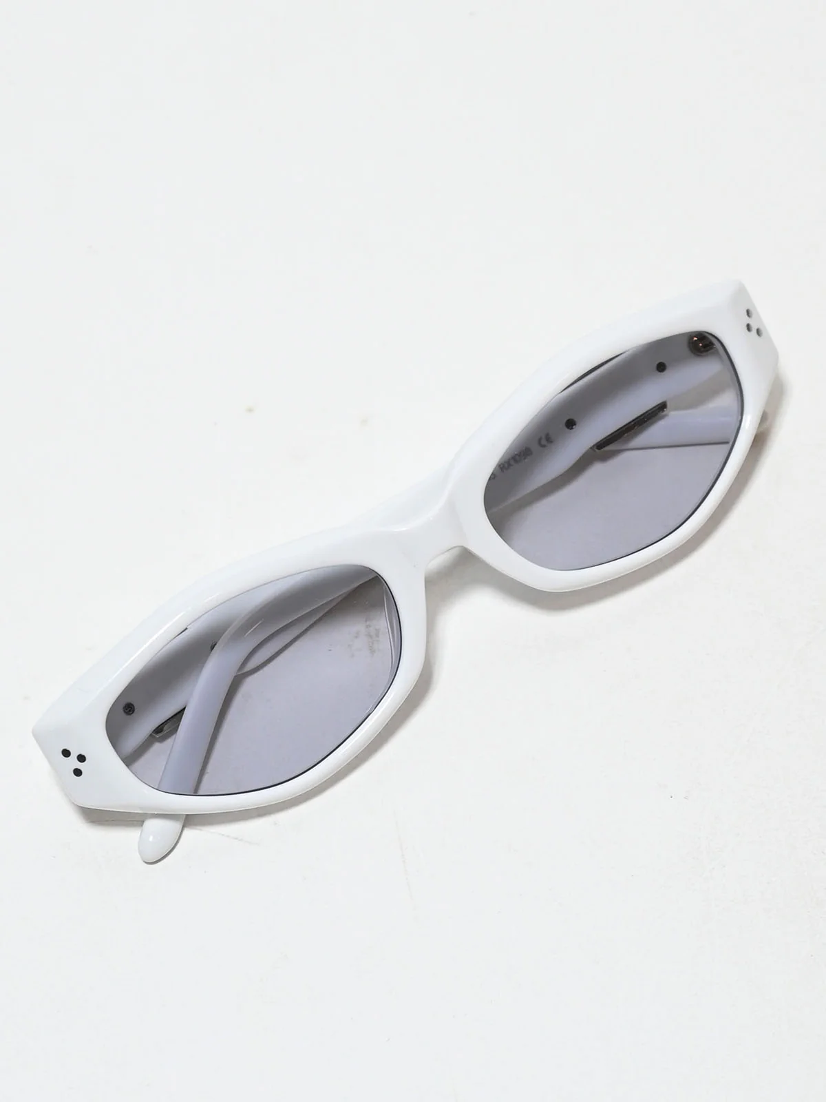 Odette White Acetate Embellished Sunglasses For Women - Image 3