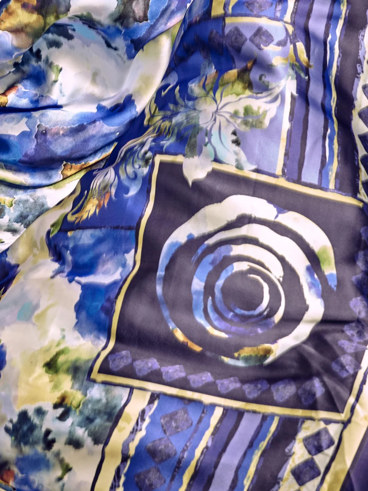 Odette White And Blue Satin Printed Saree With Unstitched Blouse For Women - Image 3