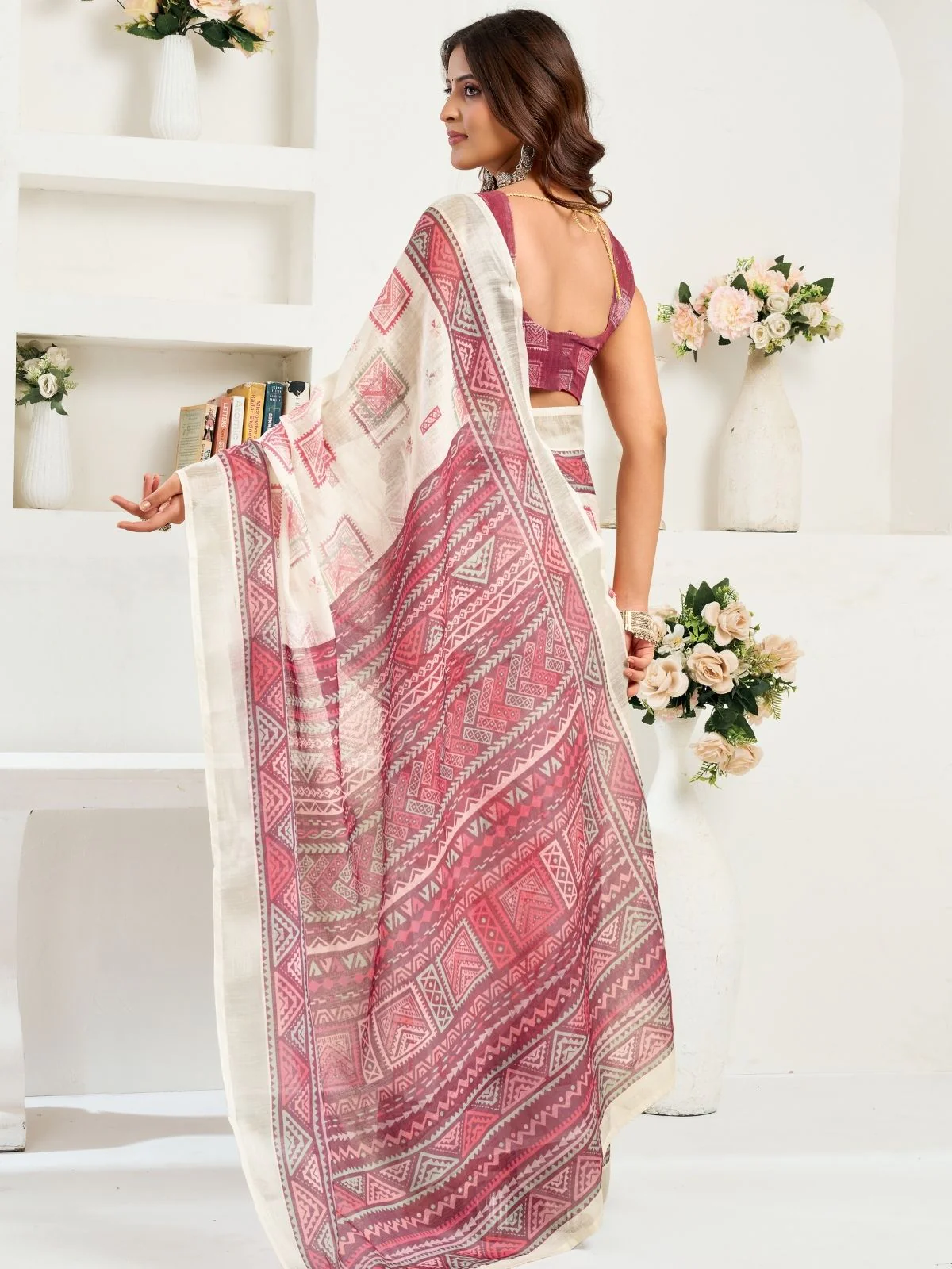 Odette White And Dark Mauve Cotton Linen Zari Work Saree For Women - Image 4