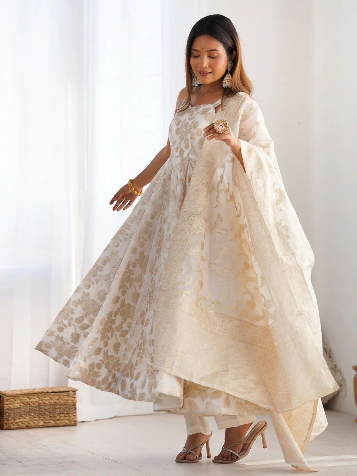 Odette White And Gold Silk Blend Embellished Kurta Set For Women - Image 2