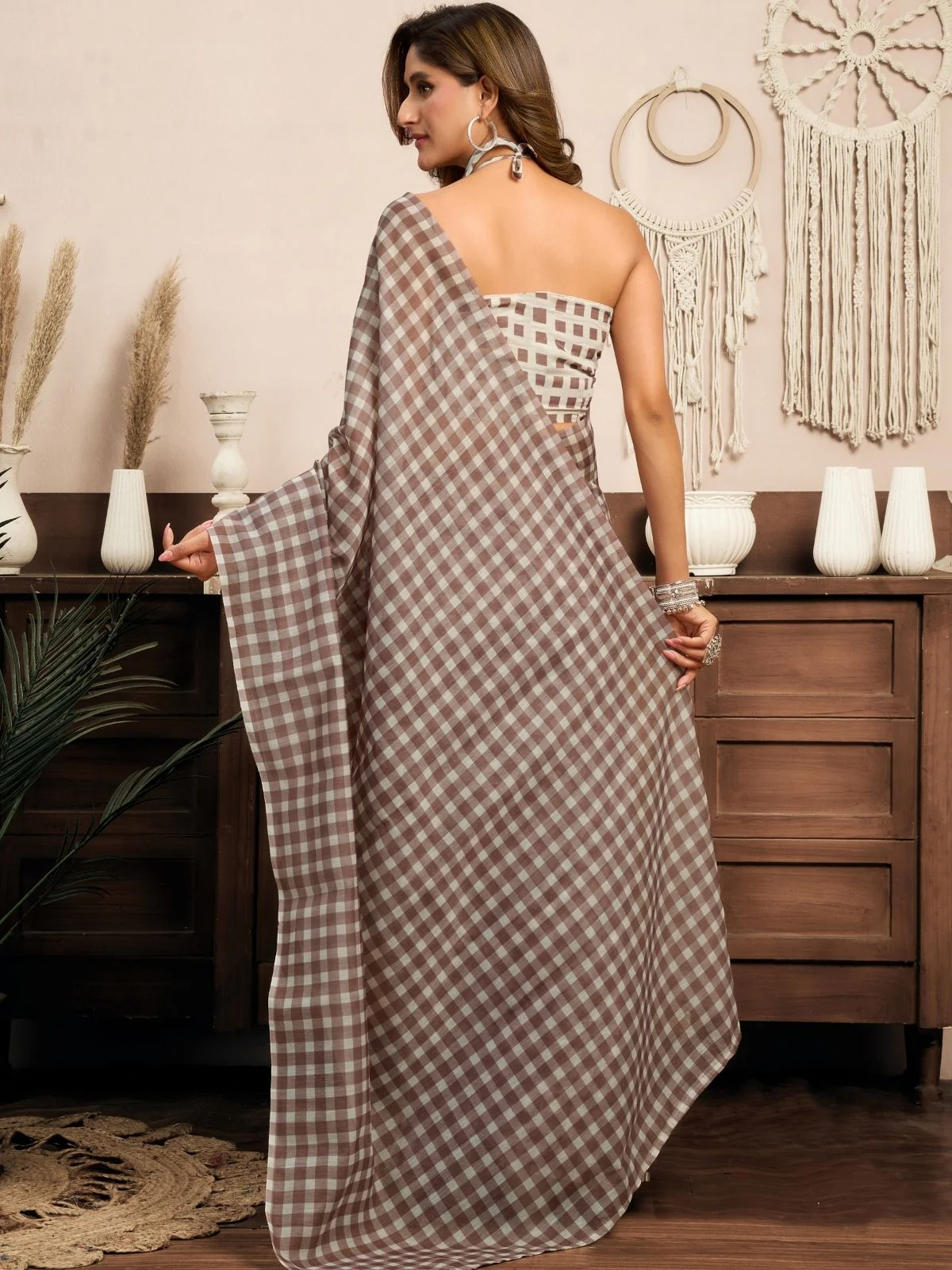 Odette White And Mauve Cotton Linen Zari Work Saree For Women - Image 4