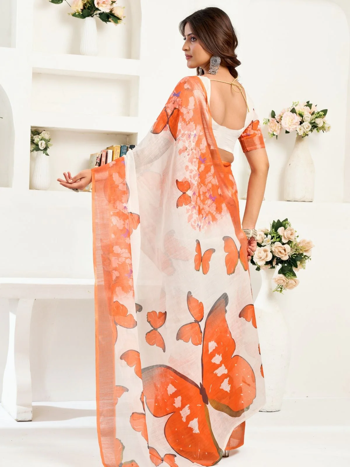Odette White And Orange Cotton Linen Zari Work Saree For Women - Image 4