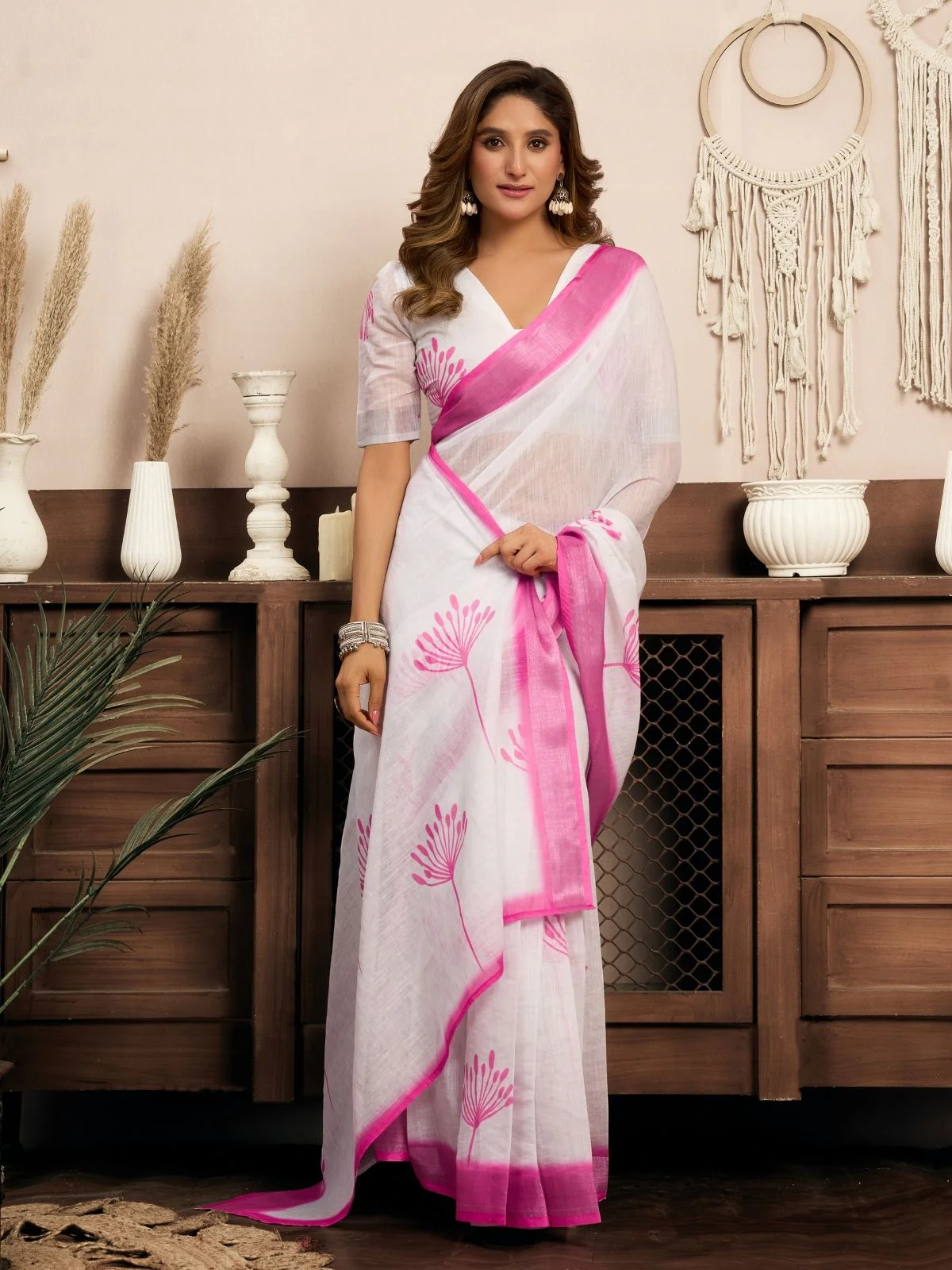 Odette White And Pink Cotton Linen Zari Work Saree For Women - Image 3