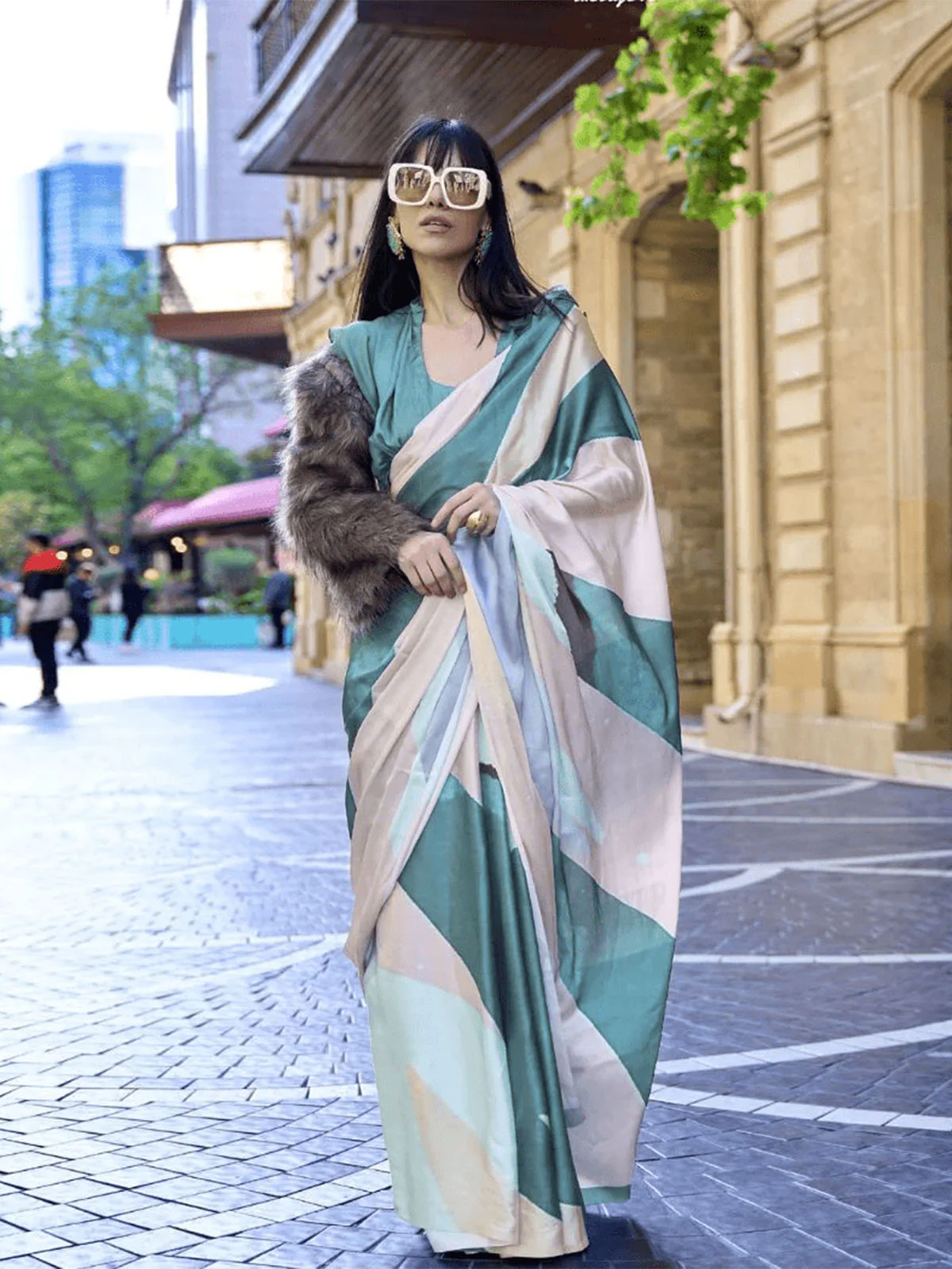 Odette White And Teal Satin Printed Saree With Unstitched Blouse For Women - Image 2