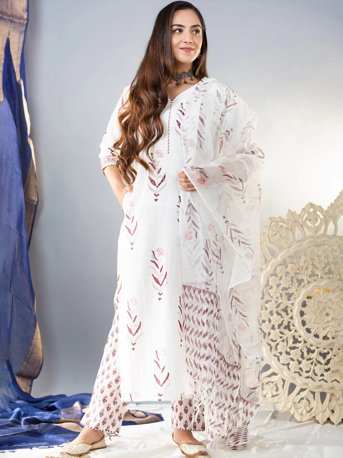 Odette White Cotton Blend Printed Straight Kurta Set For Women - Image 3