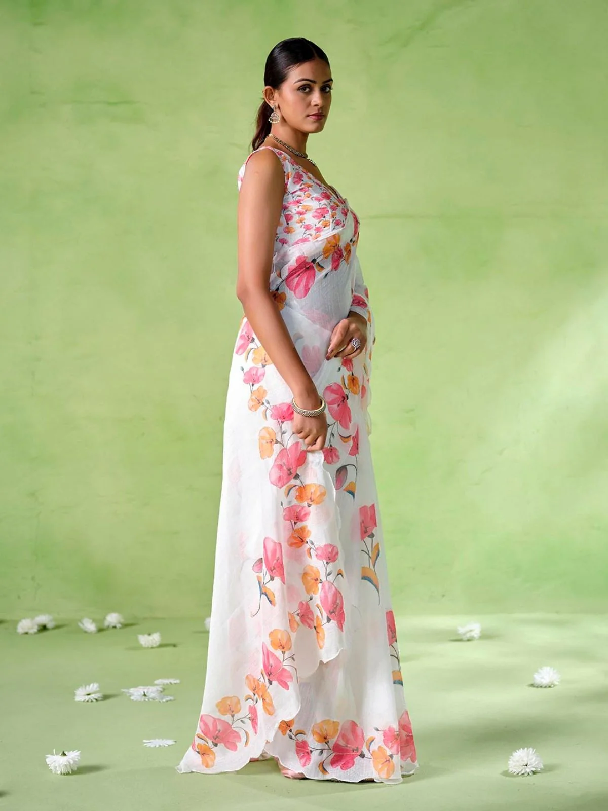 Odette White Cotton Linen Solid Printed Saree For Women - Image 3
