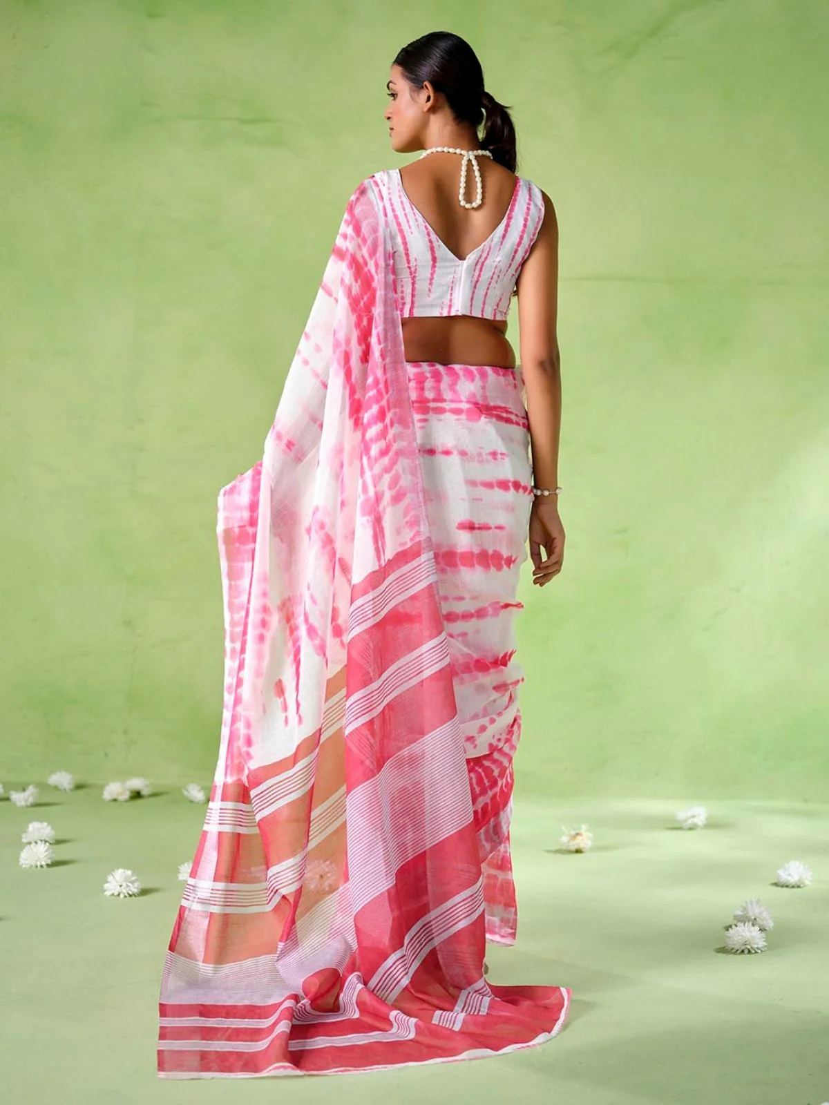 Odette White Cotton Linen Solid Printed Saree For Women - Image 4