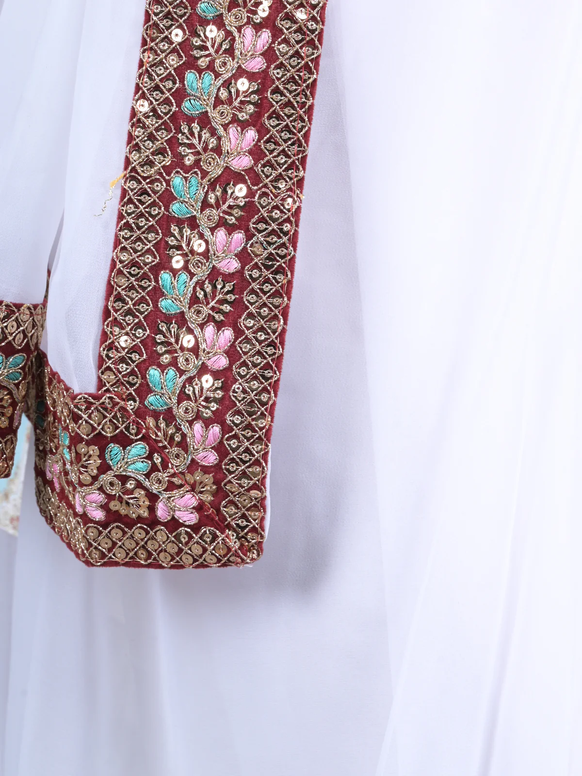 Odette White Embroidered Georgette Saree with Unstitched Blouse for Women - Image 5