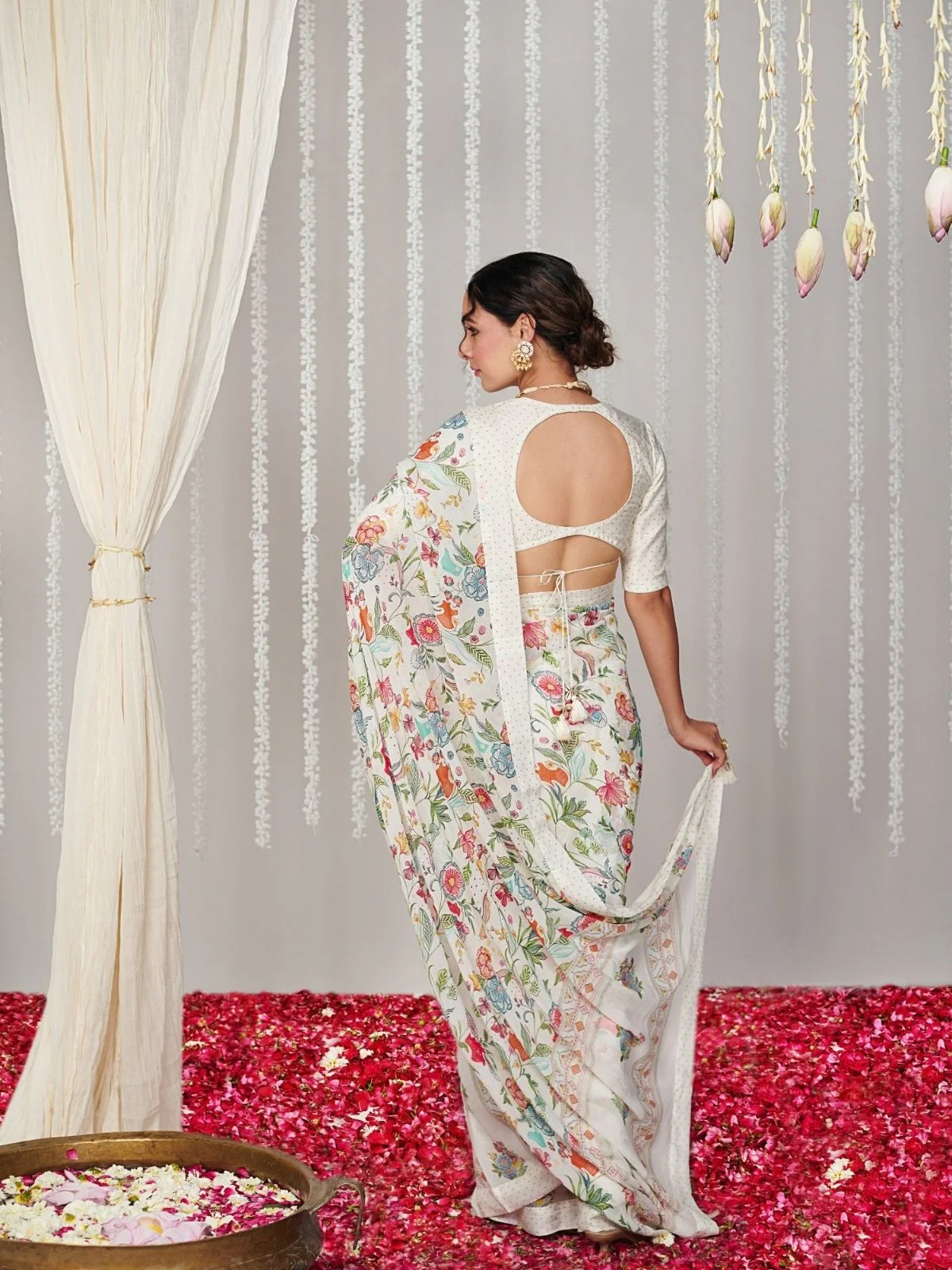 Odette White Georgette Printed Saree For Women - Image 3