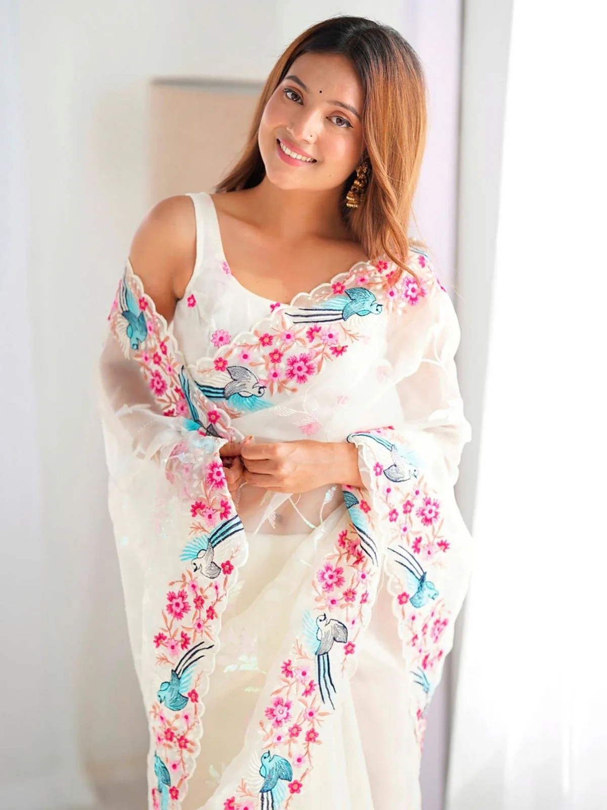 Odette White Organza Embroidered Solid Saree For Women - Image 3