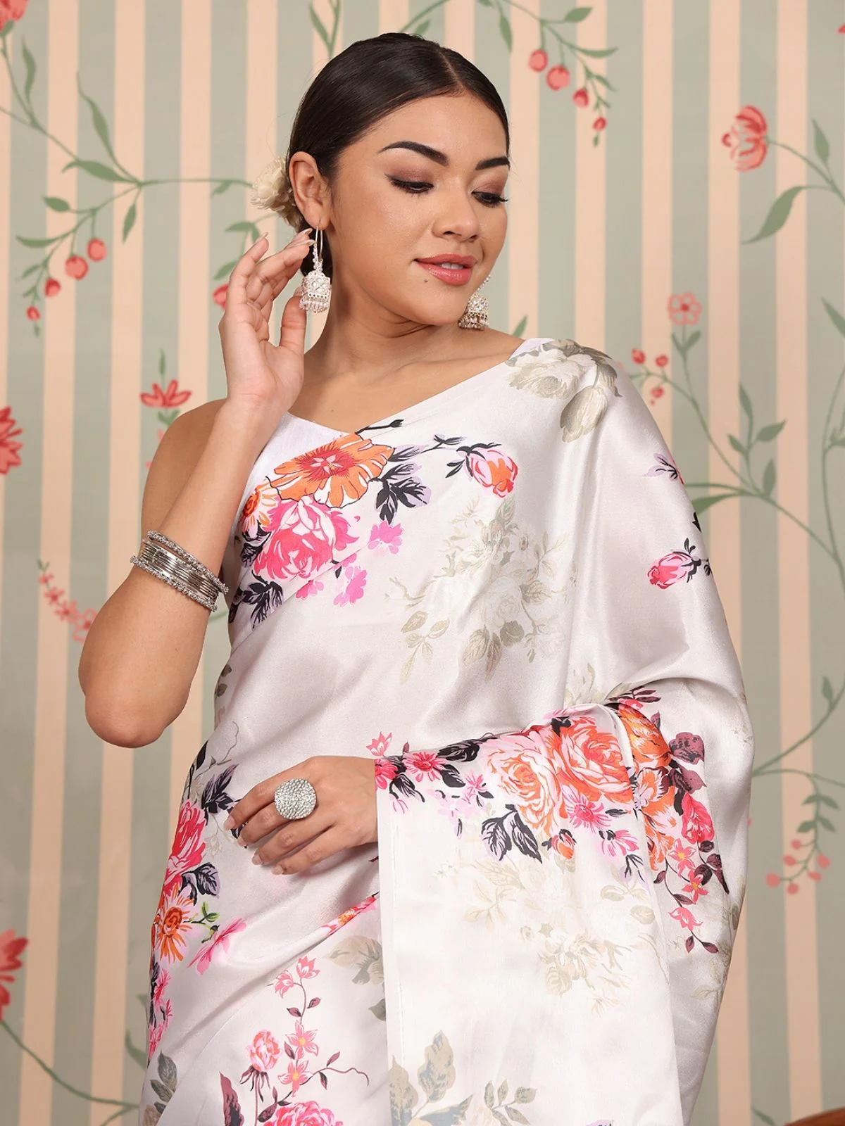 Odette White Satin Printed Saree With Unstitched Blouse For Women - Image 5