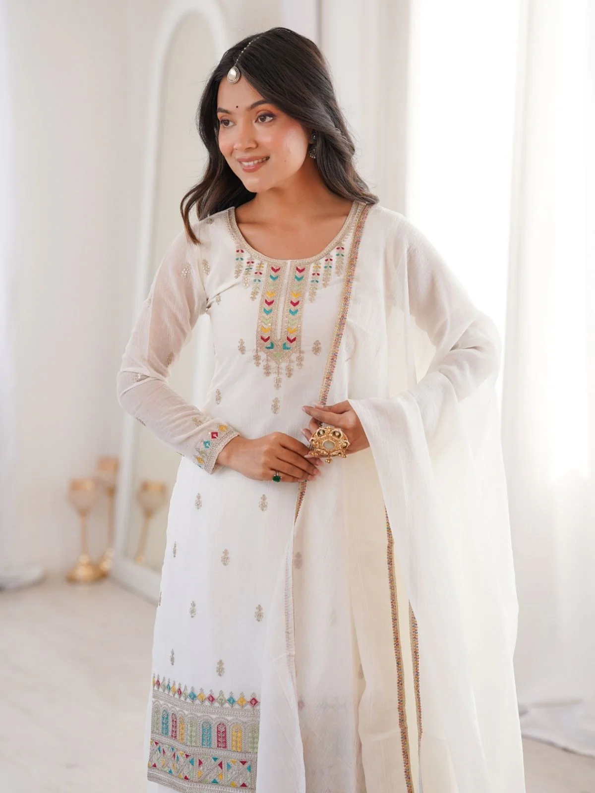 Odette White Silk Blend Embellished Kurta Set For Women - Image 4