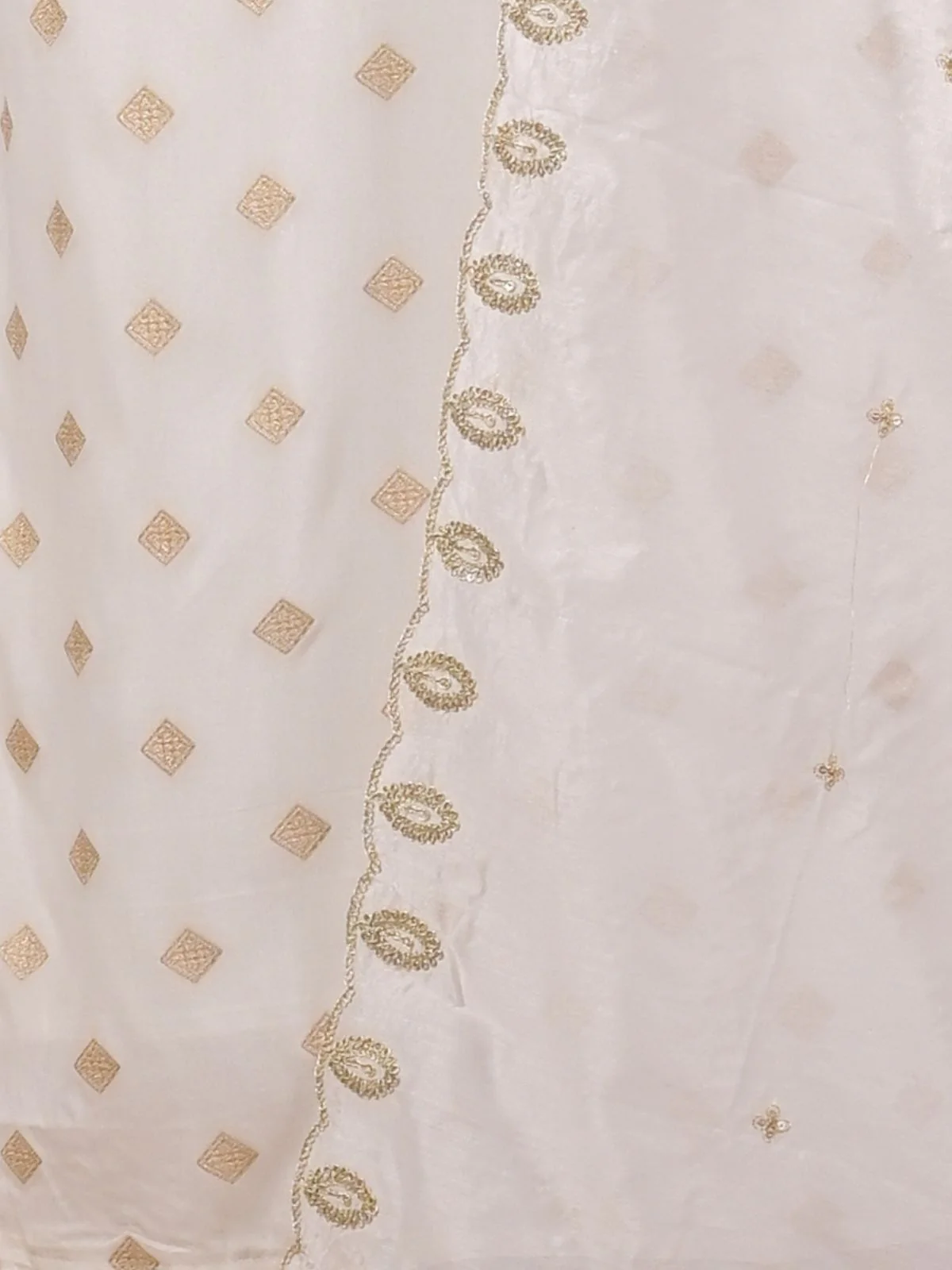 Odette White Viscose Rayon Embroidered Stitched Kurta Set For Women - Image 6