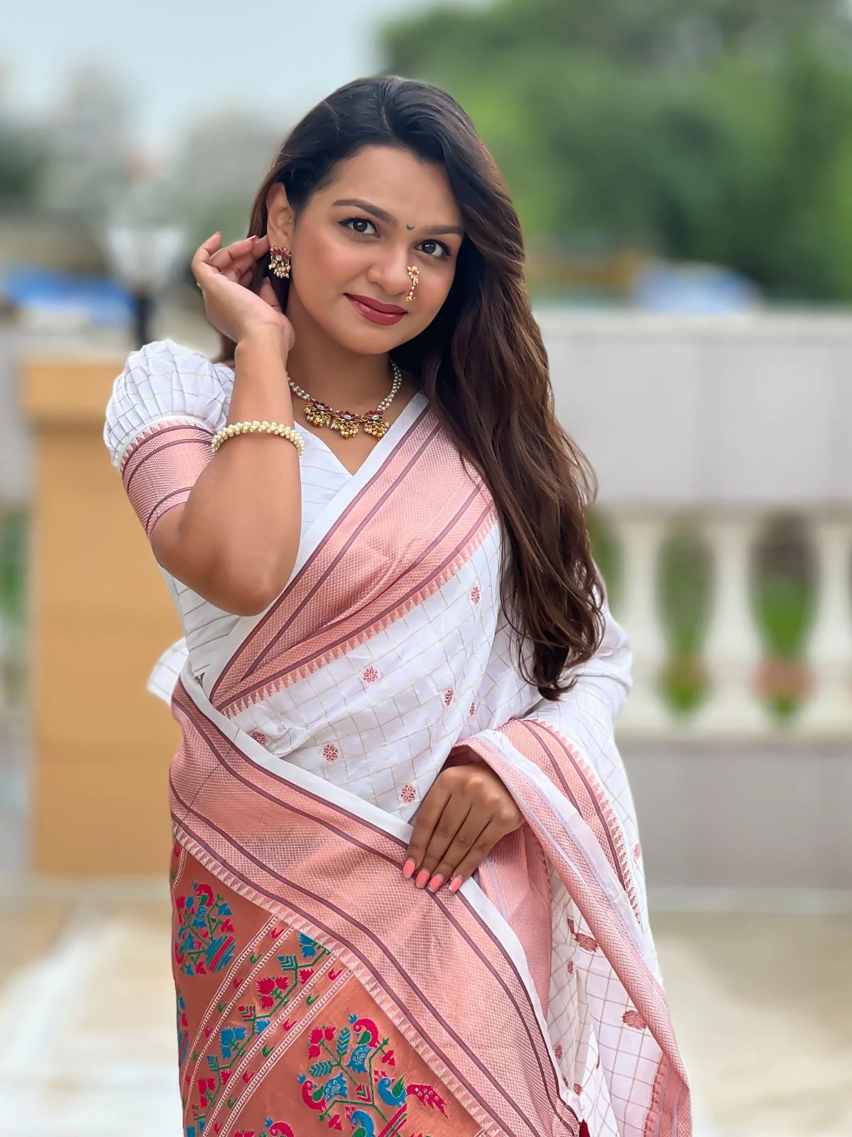 Odette White Woven Design Silk Blend Saree With Unstitched Blouse For Women - Image 3