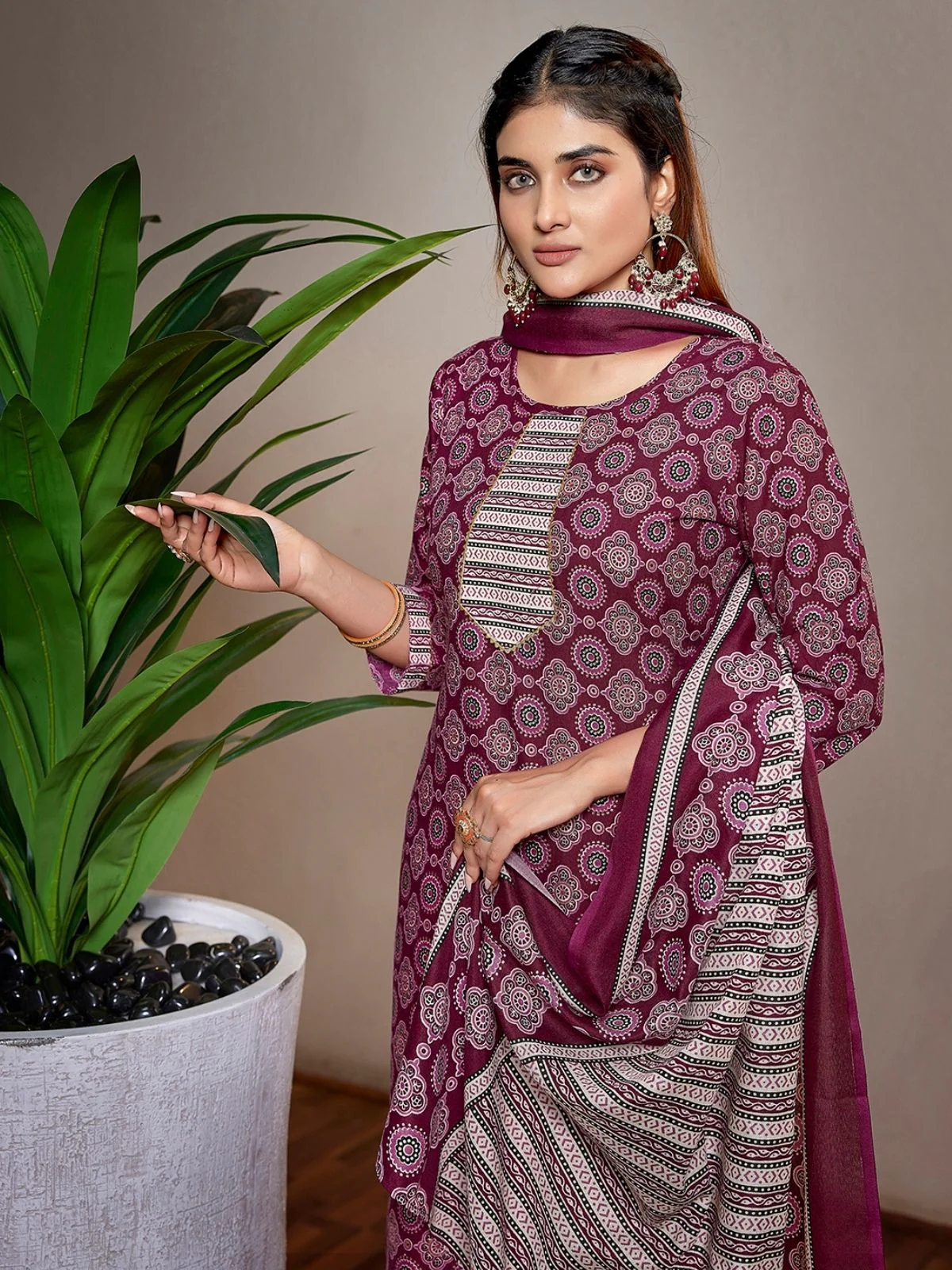 Odette Wine Cotton Blend Printed Stiched Kurta Set For Women - Image 4